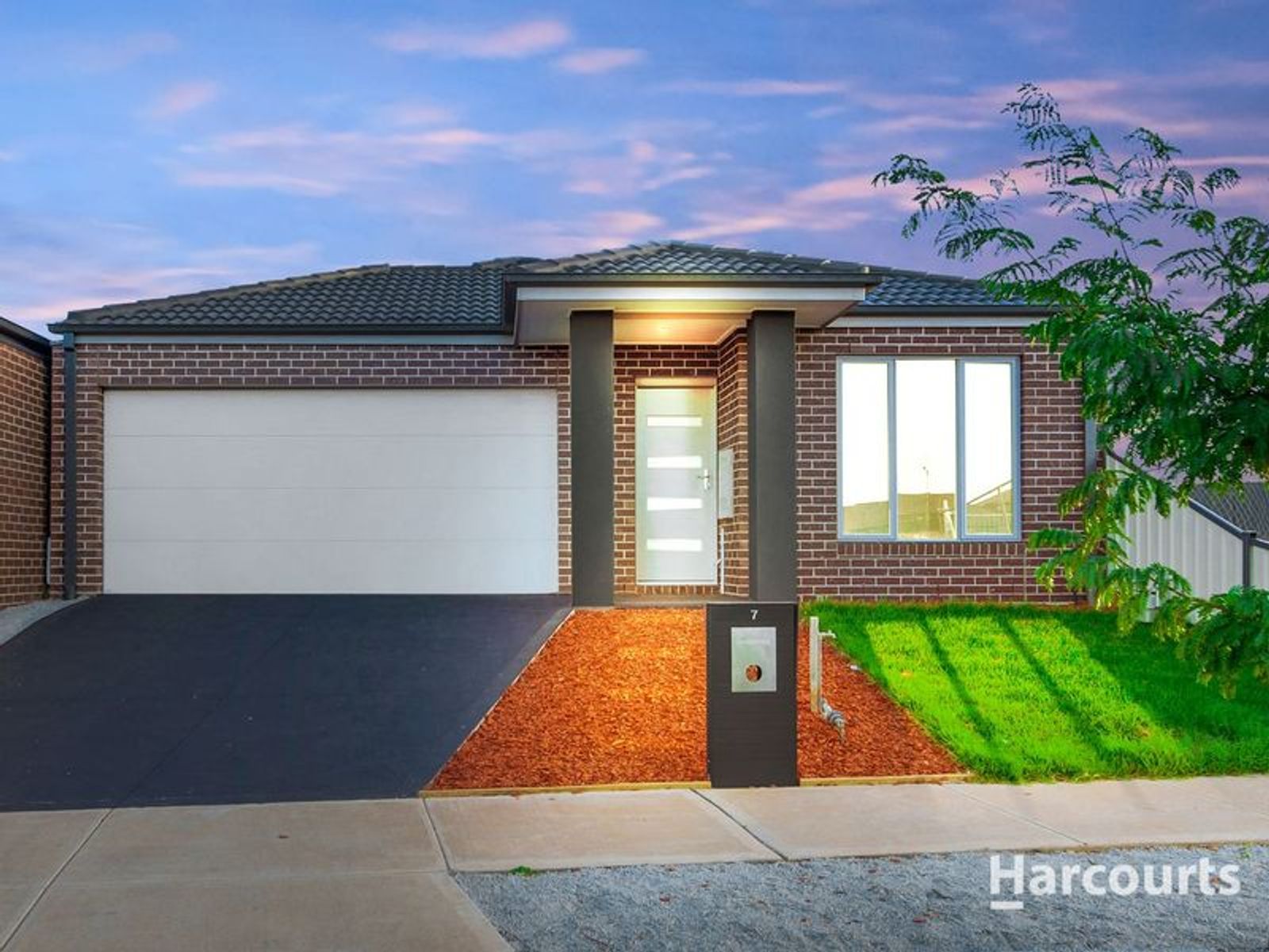 7 Hawking Crescent, Fraser Rise, VIC 3336
