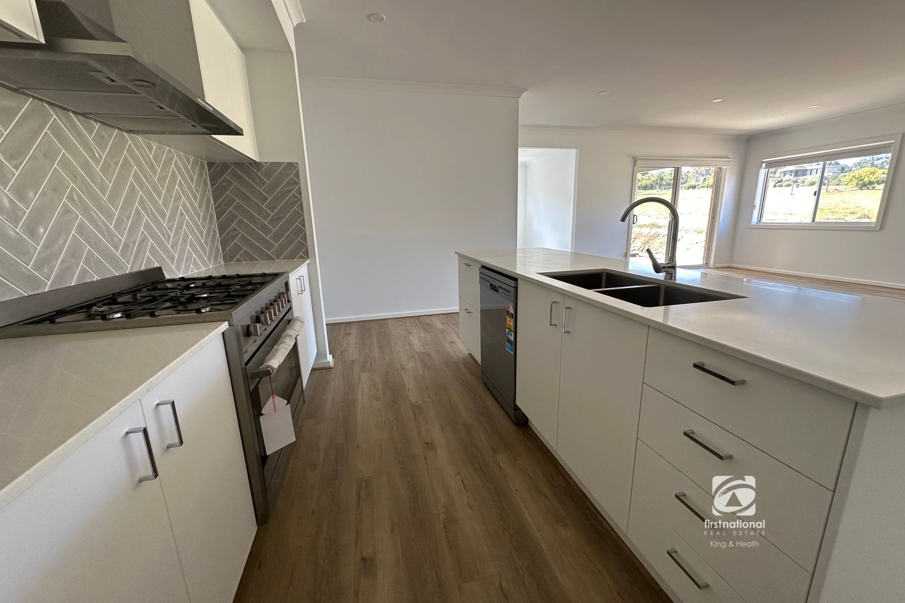 4 Grassby Rise, Metung VIC 3904, Metung - Thumbnail 2