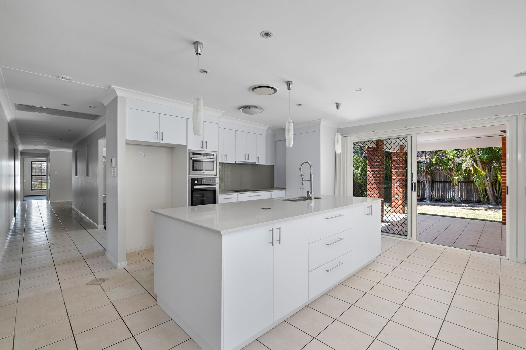12 Darcelle Place, Ormiston QLD 4160, Ormiston - Thumbnail 5