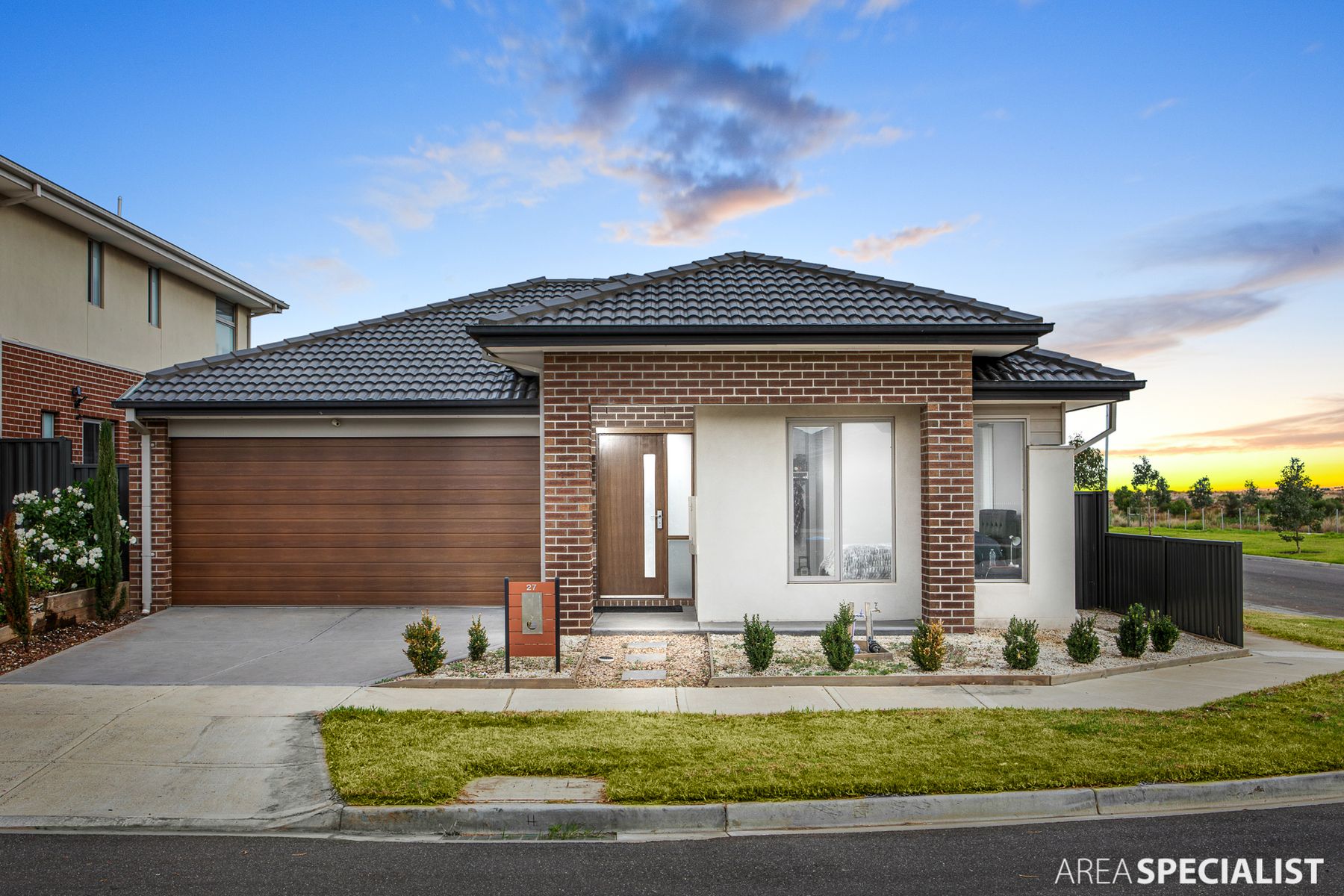 27 Abbeygate Drive, Werribee, VIC 3030, Werribee - Thumbnail 2