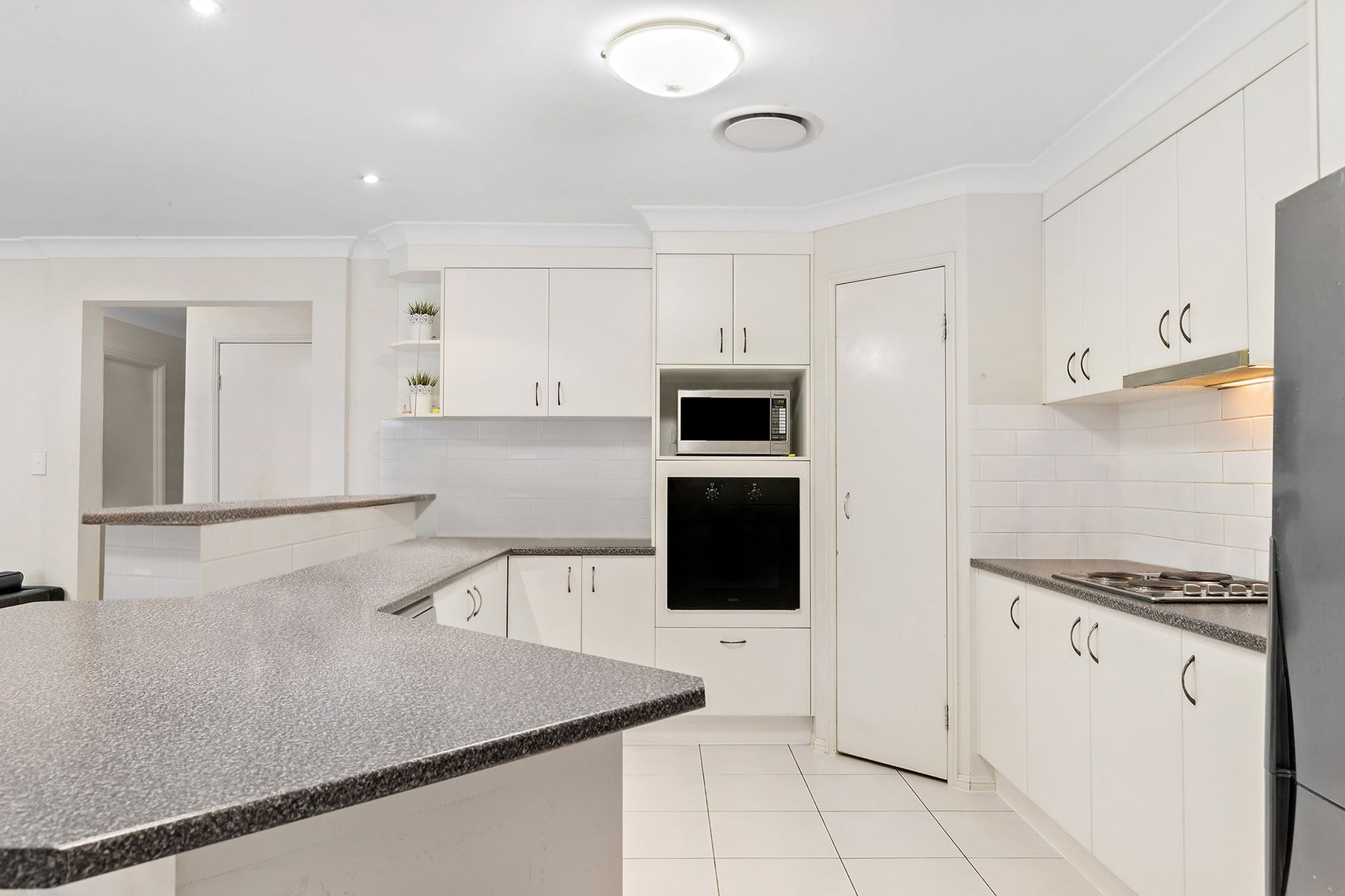 8 Roland Street, Parkinson QLD 4115, Parkinson - Thumbnail 2