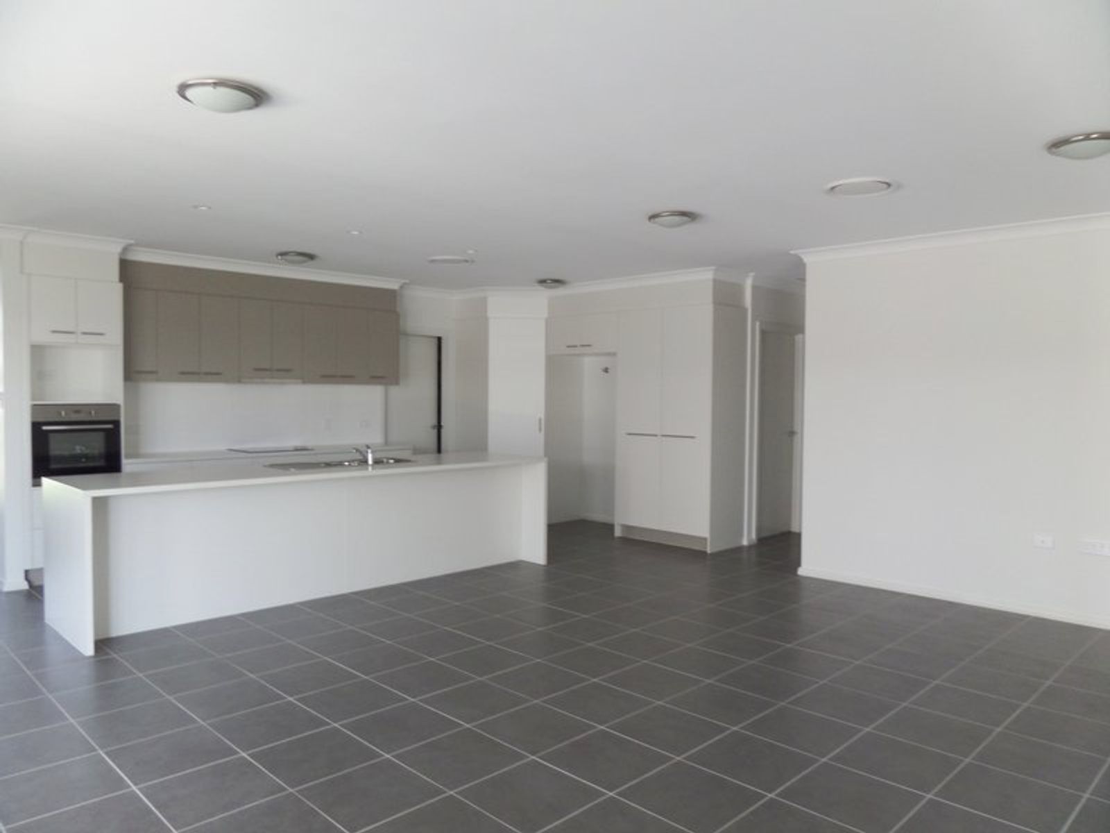6 Parker Place, Chinchilla QLD 4413, Chinchilla - Thumbnail 3