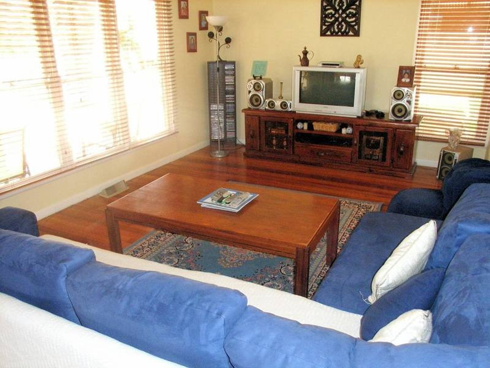 208 Dairtnunk Avenue, Cardross - Thumbnail 3