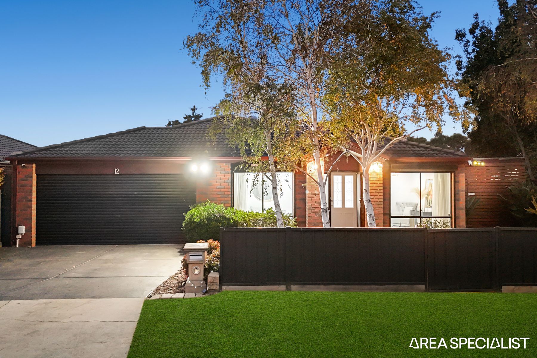 12 Essex Court, Cranbourne East, Cranbourne East - Thumbnail 3