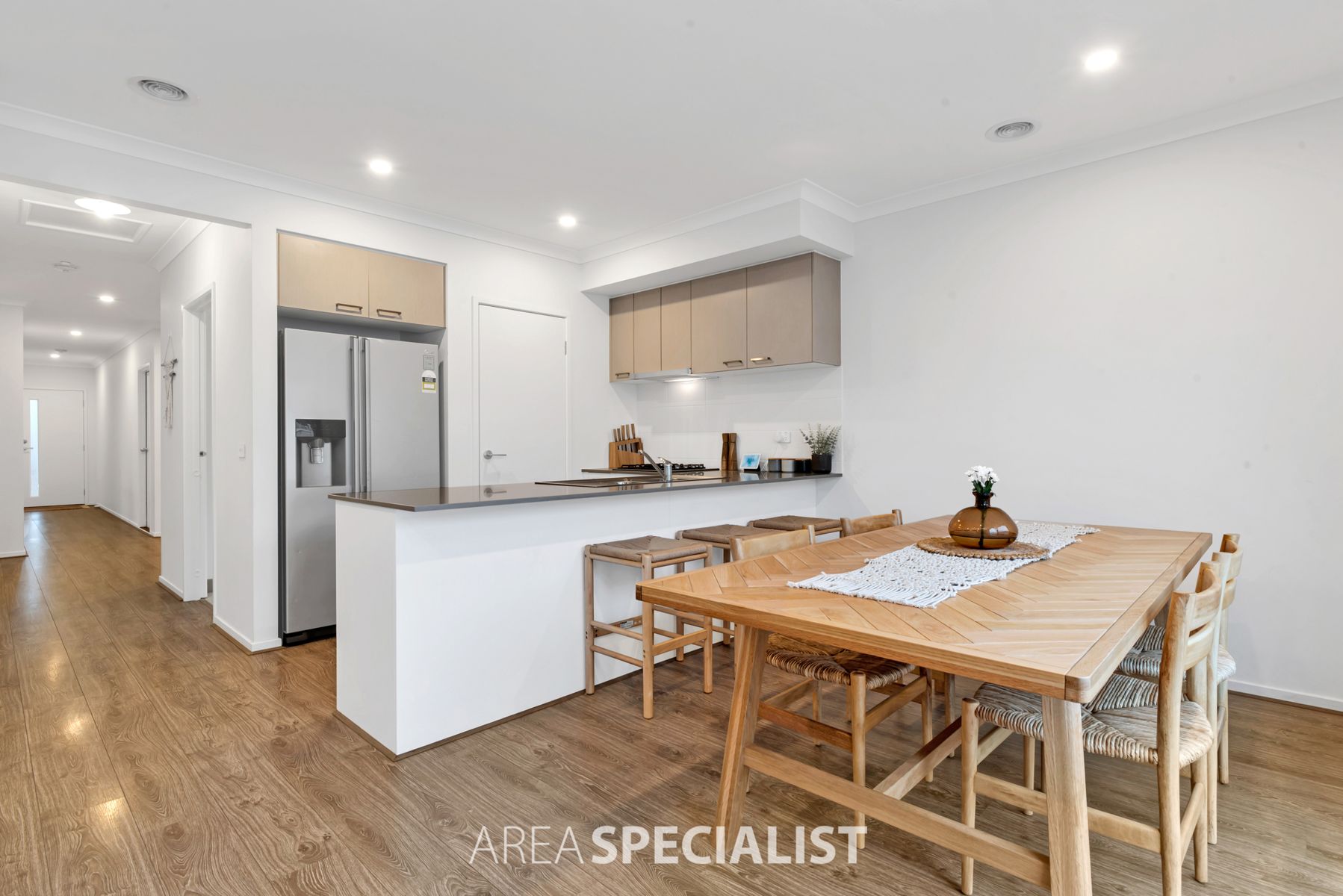9 Whispering Way, Clyde North, VIC 3978, Clyde North - Thumbnail 7