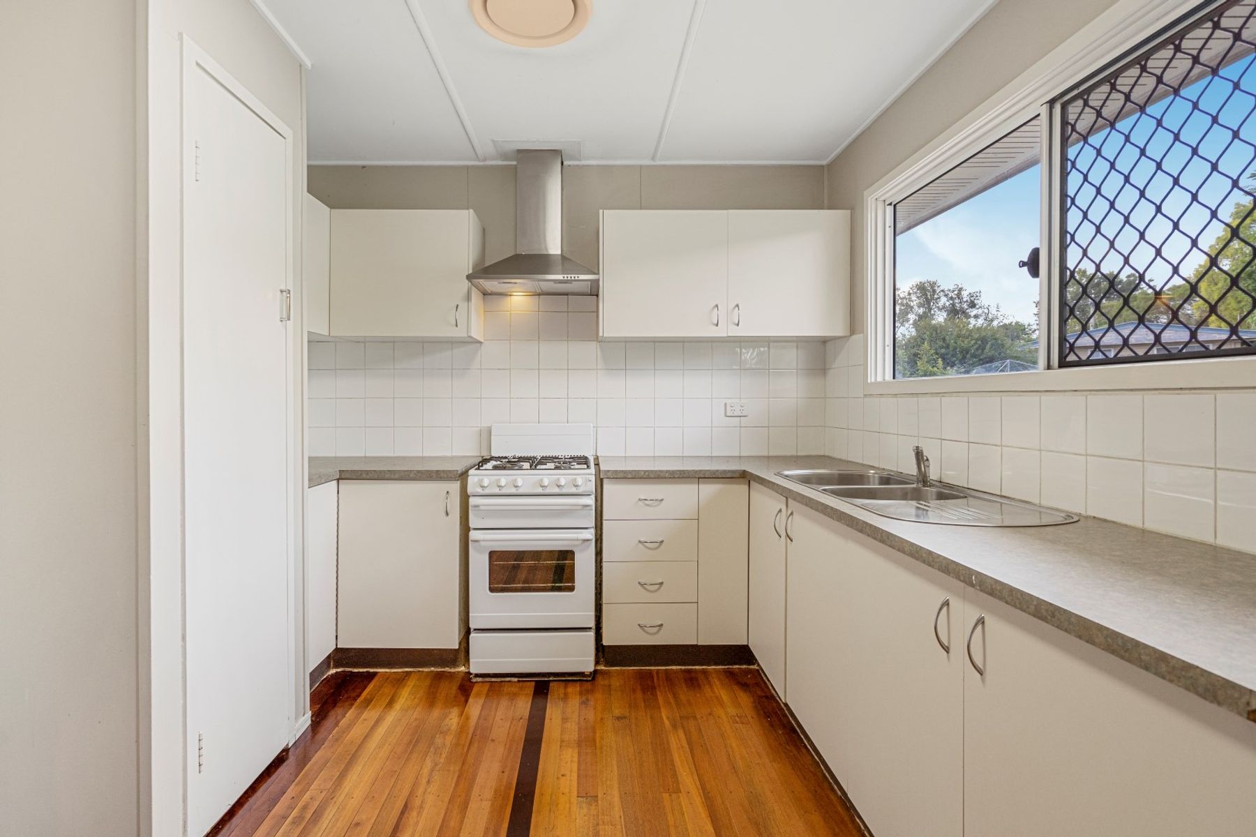 23 Kynance Street, Leichhardt QLD 4305, Leichhardt - Thumbnail 3