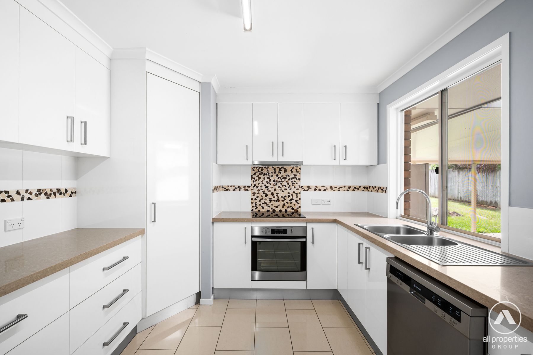 14 Penfold Street, Hillcrest QLD 4118, Hillcrest - Thumbnail 2