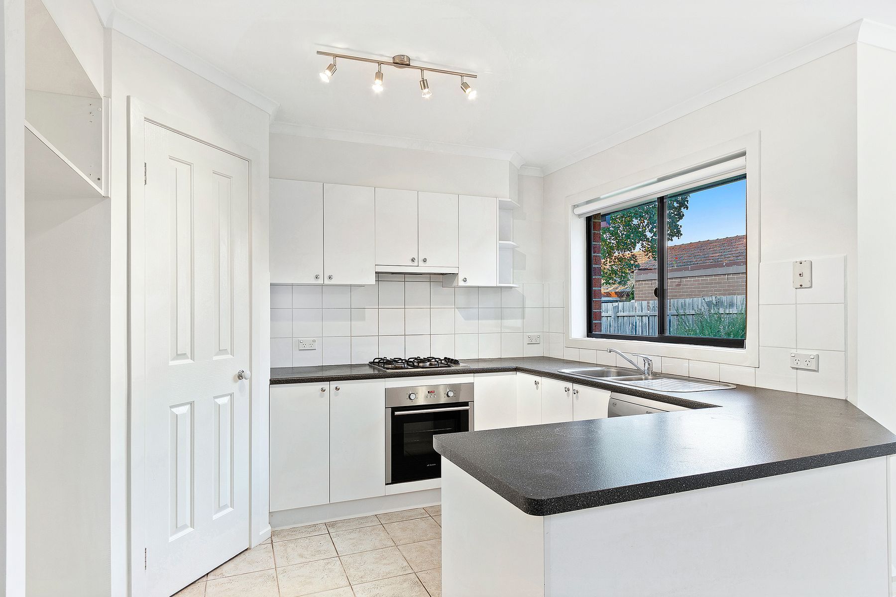 2/151 Scoresby Road, Boronia - Thumbnail 7