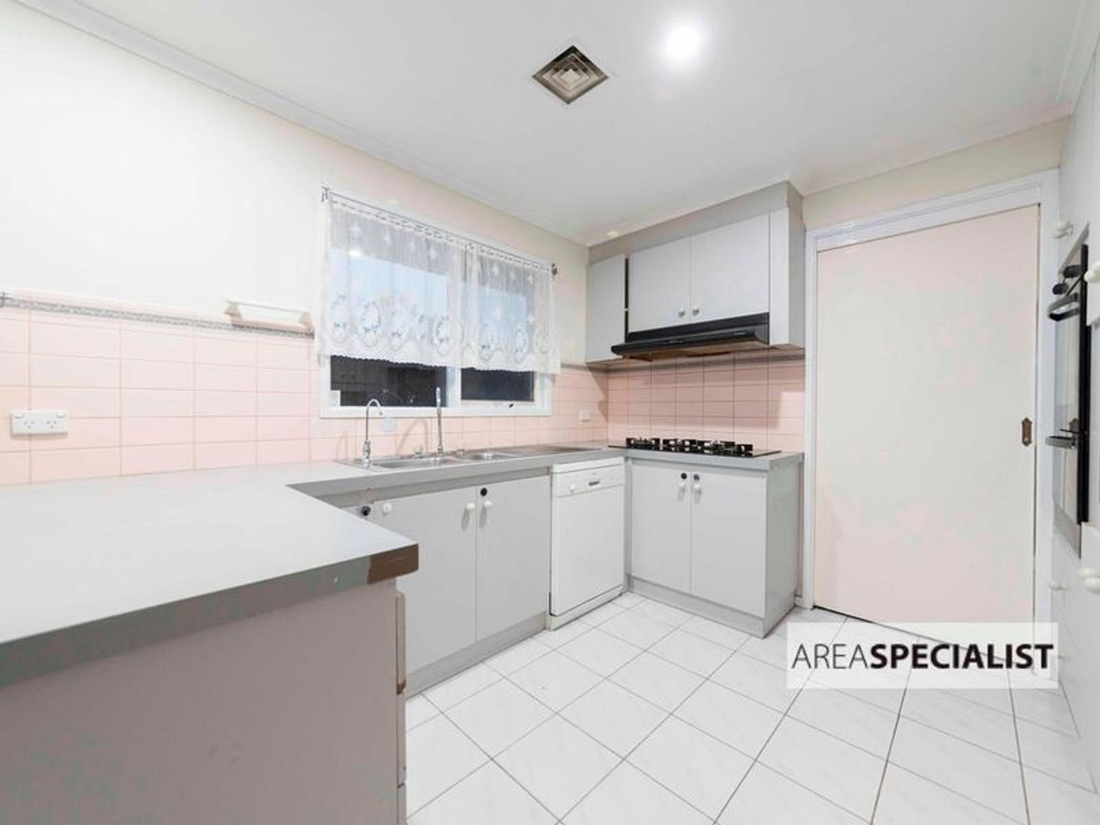 2 Cheshunt Court, Cranbourne North, VIC 3977, Cranbourne North - Thumbnail 2
