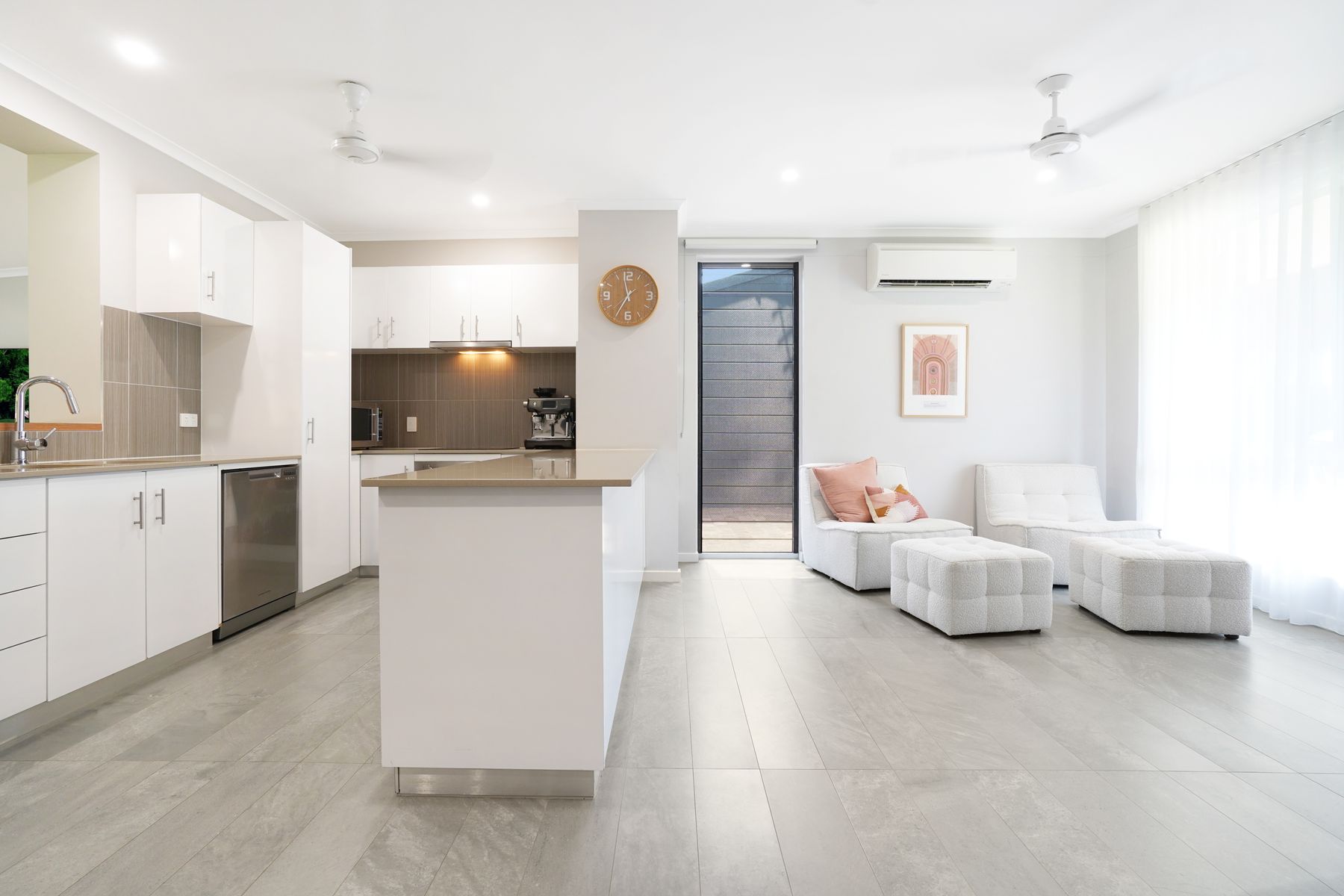 9 Rossiter Street, Rapid Creek NT 0810, Rapid Creek - Thumbnail 2