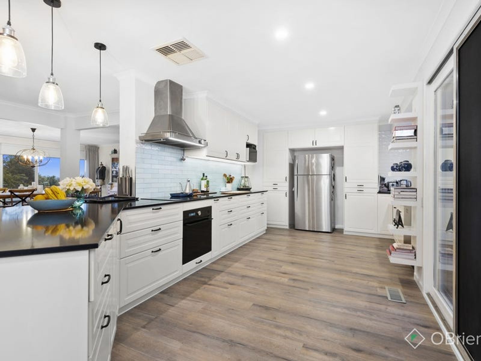 16 Glencaple Court, Endeavour Hills, VIC 3802, Endeavour Hills - Thumbnail 2