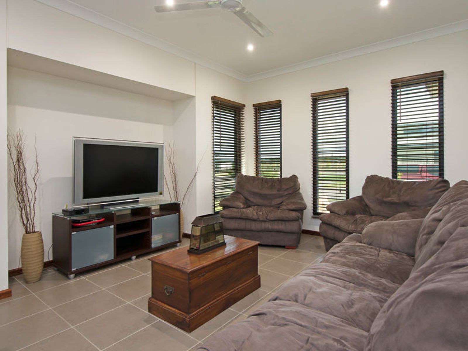 2 Kieran Street, Bellamack NT 0832, Bellamack - Thumbnail 4