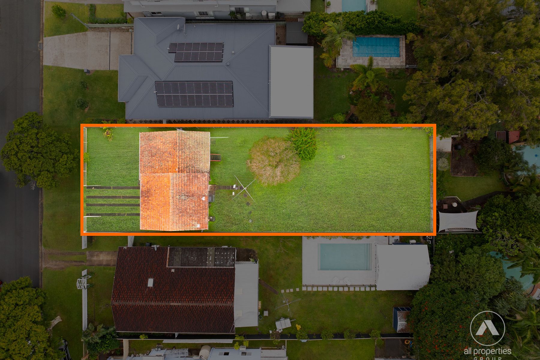 11 Brennan Road, Scarborough QLD 4020, Scarborough - Thumbnail 2