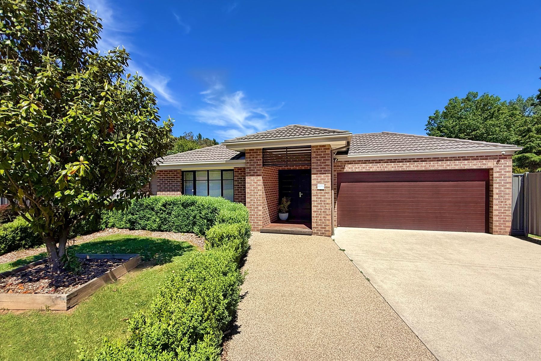 2 Paiano Lane, Bright VIC 3741, Bright - Thumbnail 2