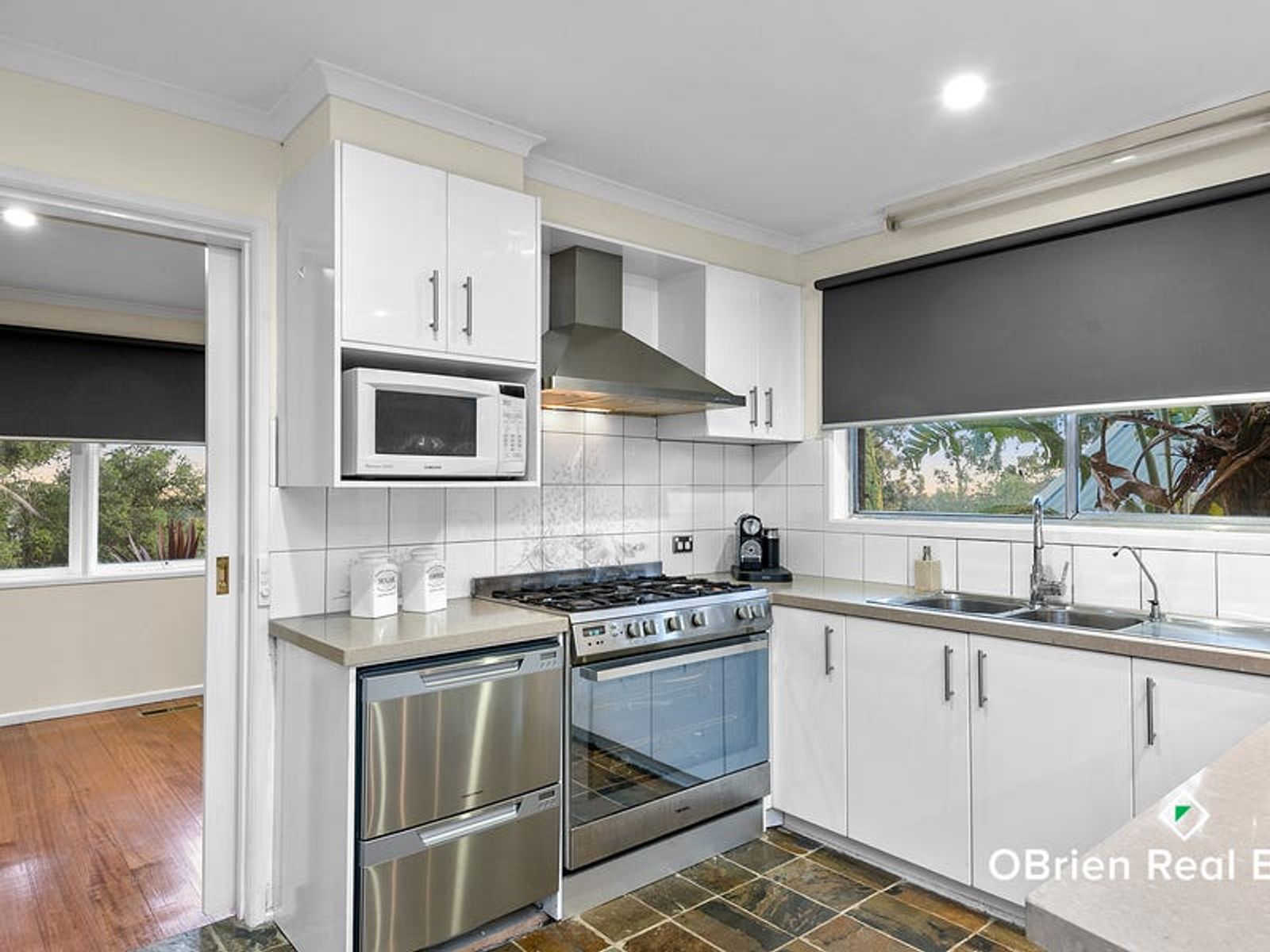 17 William Perry Close, Endeavour Hills, VIC 3802, Endeavour Hills - Thumbnail 3
