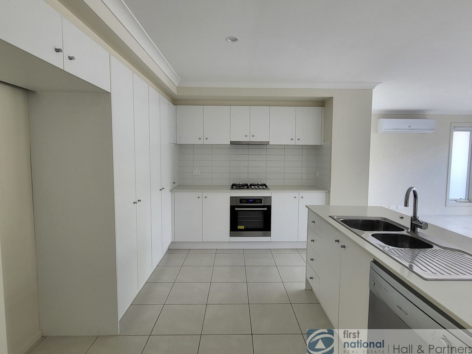 3 Serenity Street, Pakenham VIC 3810, Pakenham - Thumbnail 3
