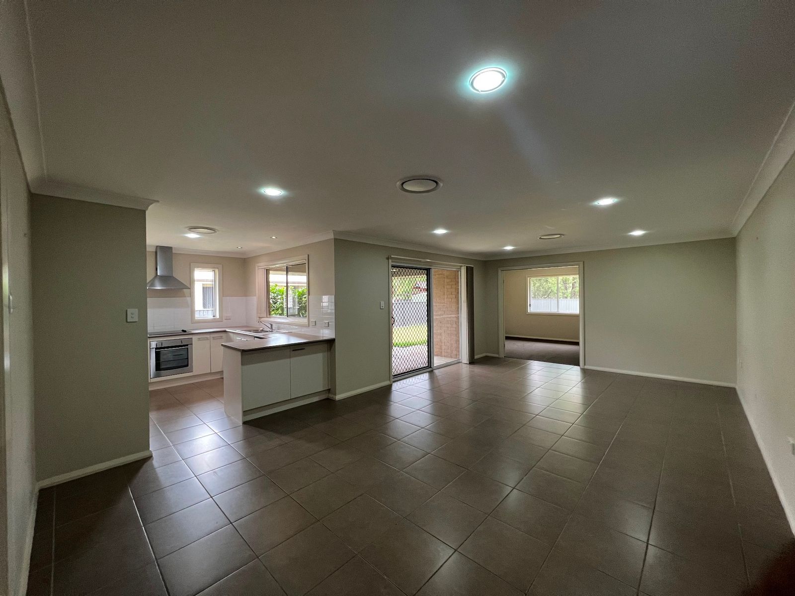 30 Cameron Street, Chinchilla QLD 4413, Chinchilla - Thumbnail 3