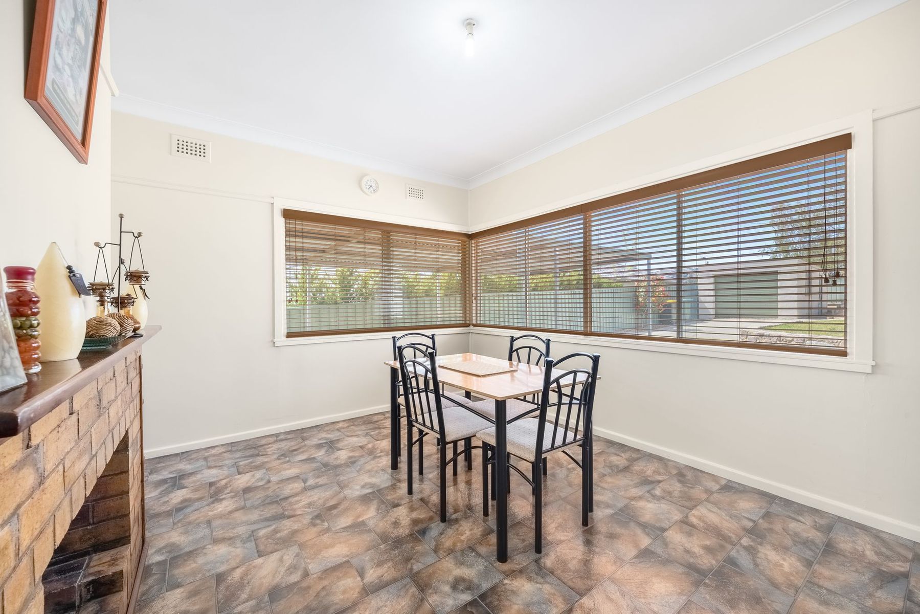 24 Crest Road, Queanbeyan - Thumbnail 6