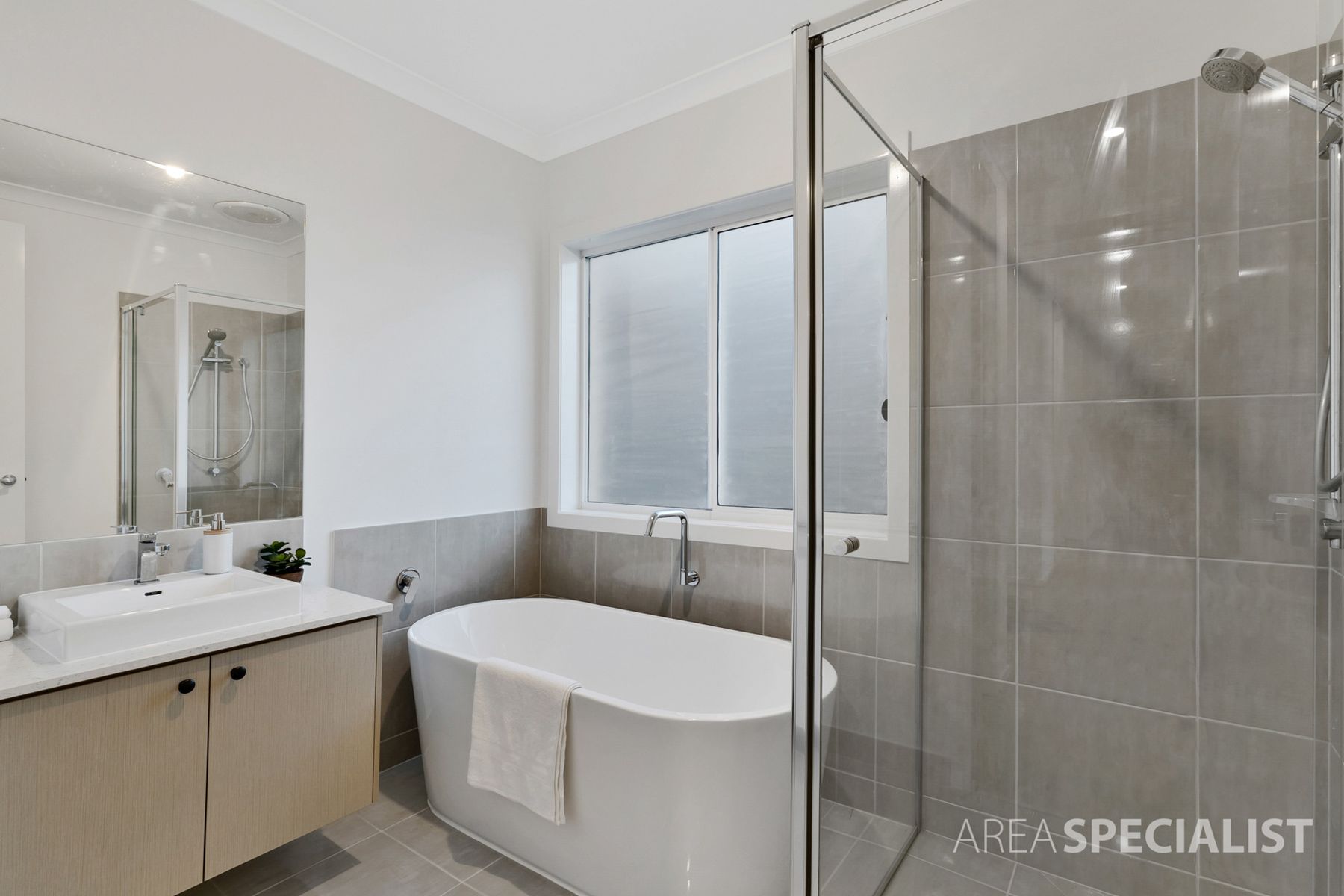 28 Grabke Avenue, Clyde North, VIC 3978, Clyde North - Thumbnail 5