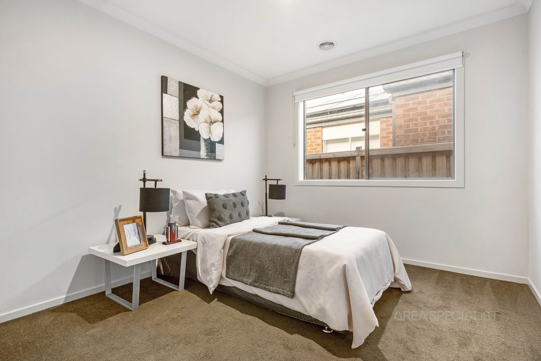 11 Sherford Avenue, Werribee, VIC 3030, Werribee - Thumbnail 3