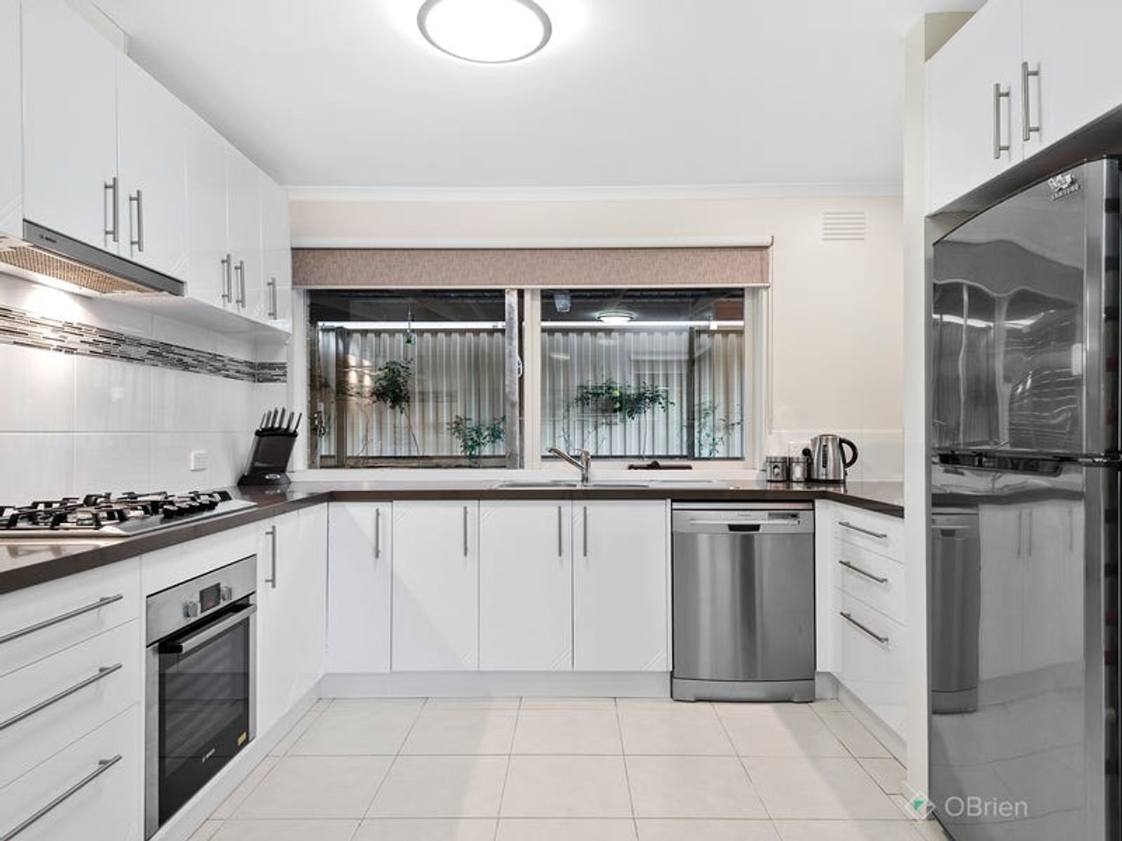 63 Crossdale Rise, Endeavour Hills, VIC 3802, Endeavour Hills - Thumbnail 2