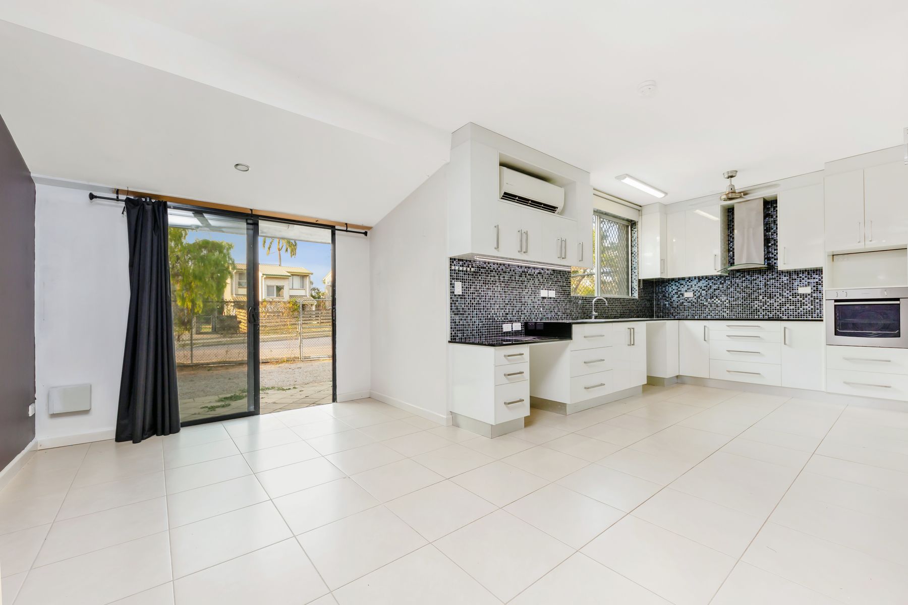 4/18 Reynolds Court, Coconut Grove NT 0810, Coconut Grove - Thumbnail 2