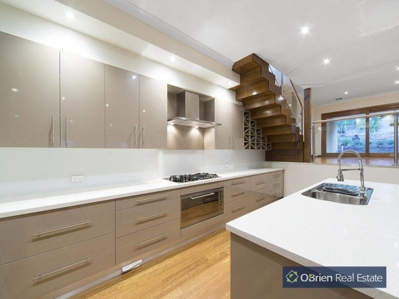 7 Brando Court, Endeavour Hills, VIC 3802, Endeavour Hills - Thumbnail 2