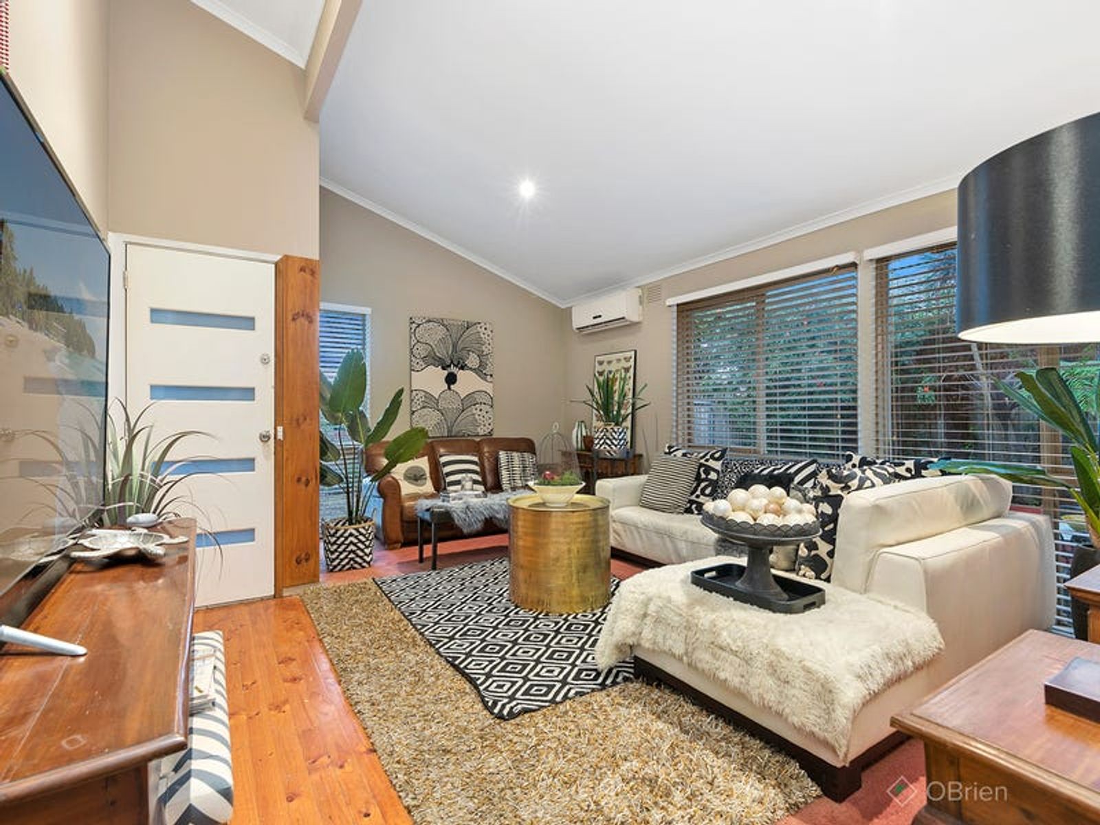 10 John Fawkner Drive, Endeavour Hills, VIC 3802, Endeavour Hills - Thumbnail 2