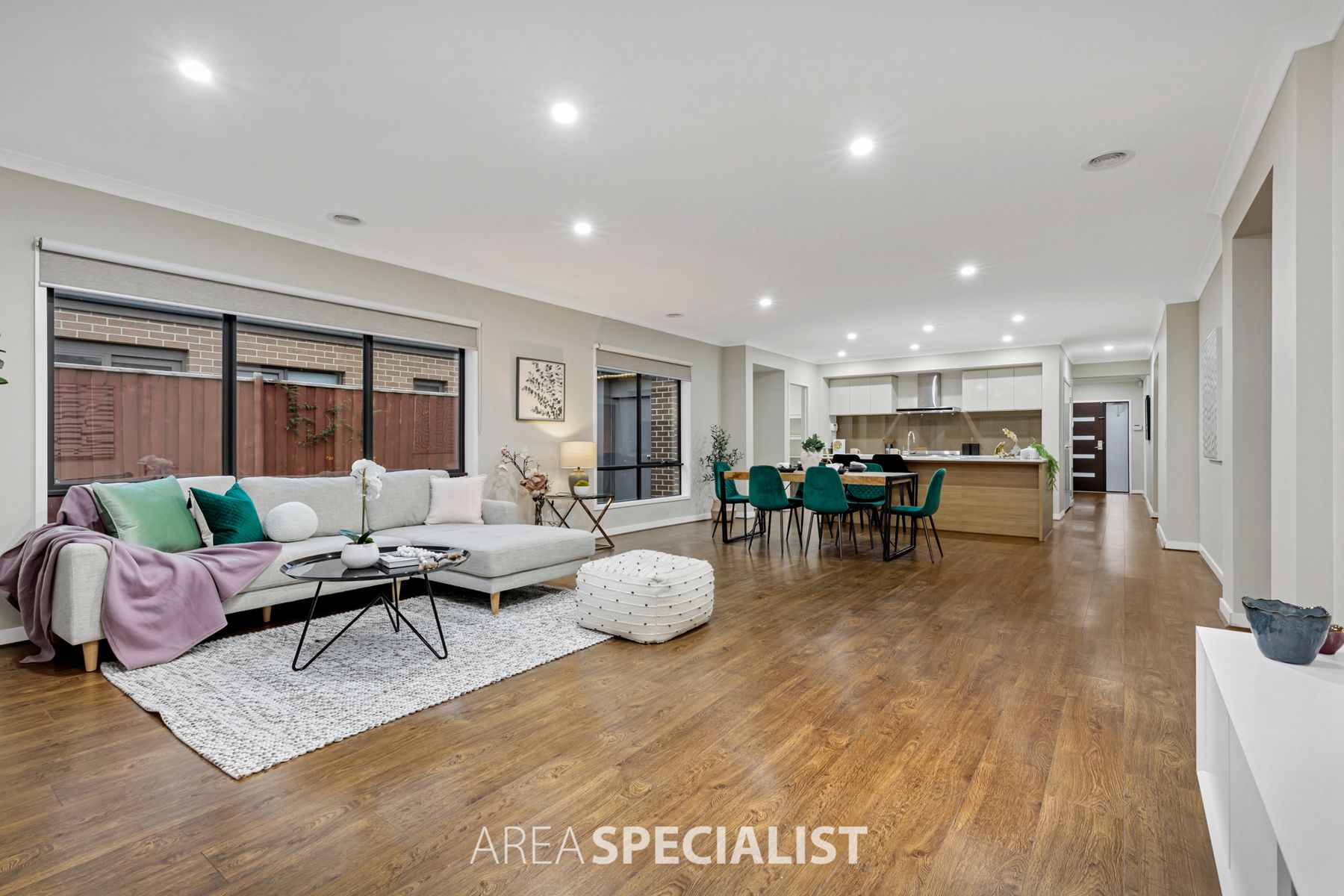 38 Compton Way, Clyde North, VIC 3978, Clyde North - Thumbnail 5