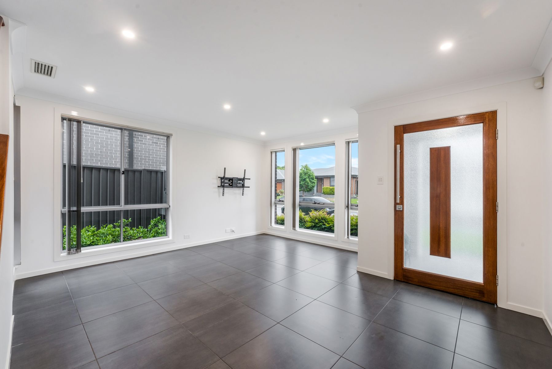 10 Gemini Street, Gregory Hills NSW 2557, Gregory Hills - Thumbnail 3