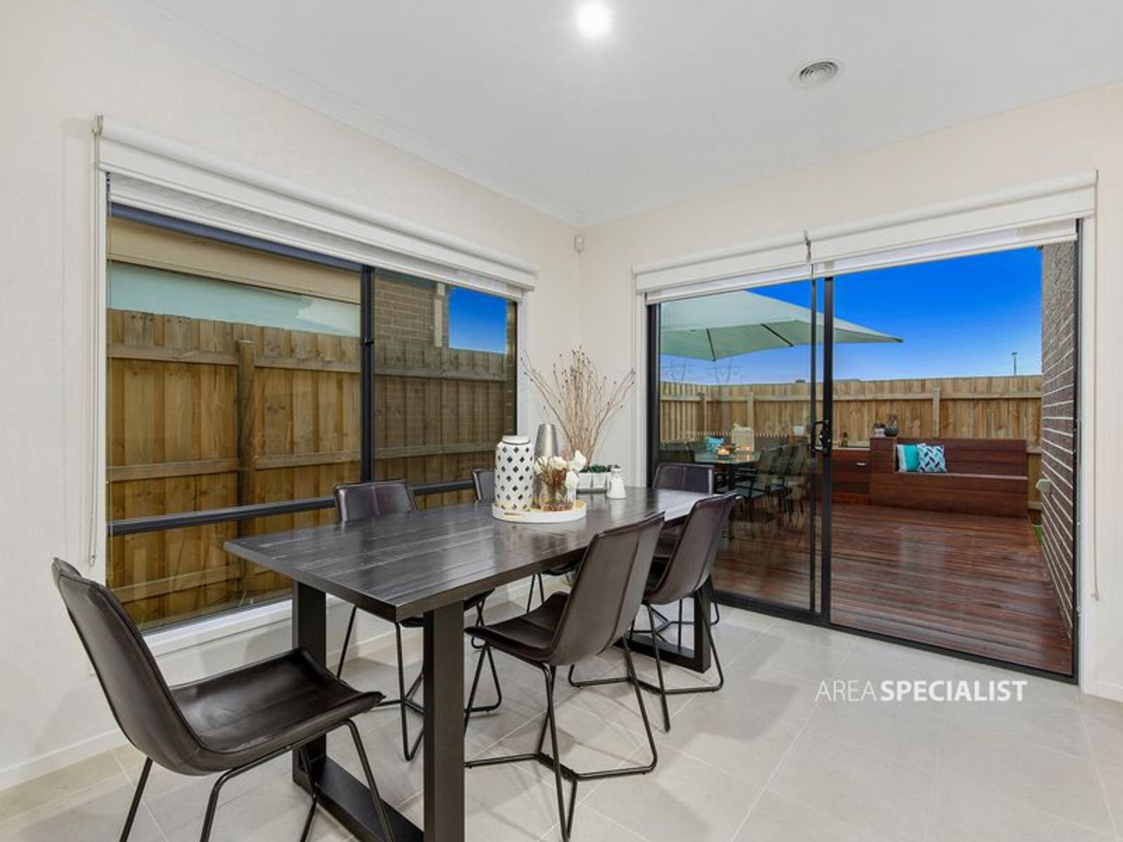 16 Hekela Street, Clyde North, VIC 3978, Clyde North - Thumbnail 5