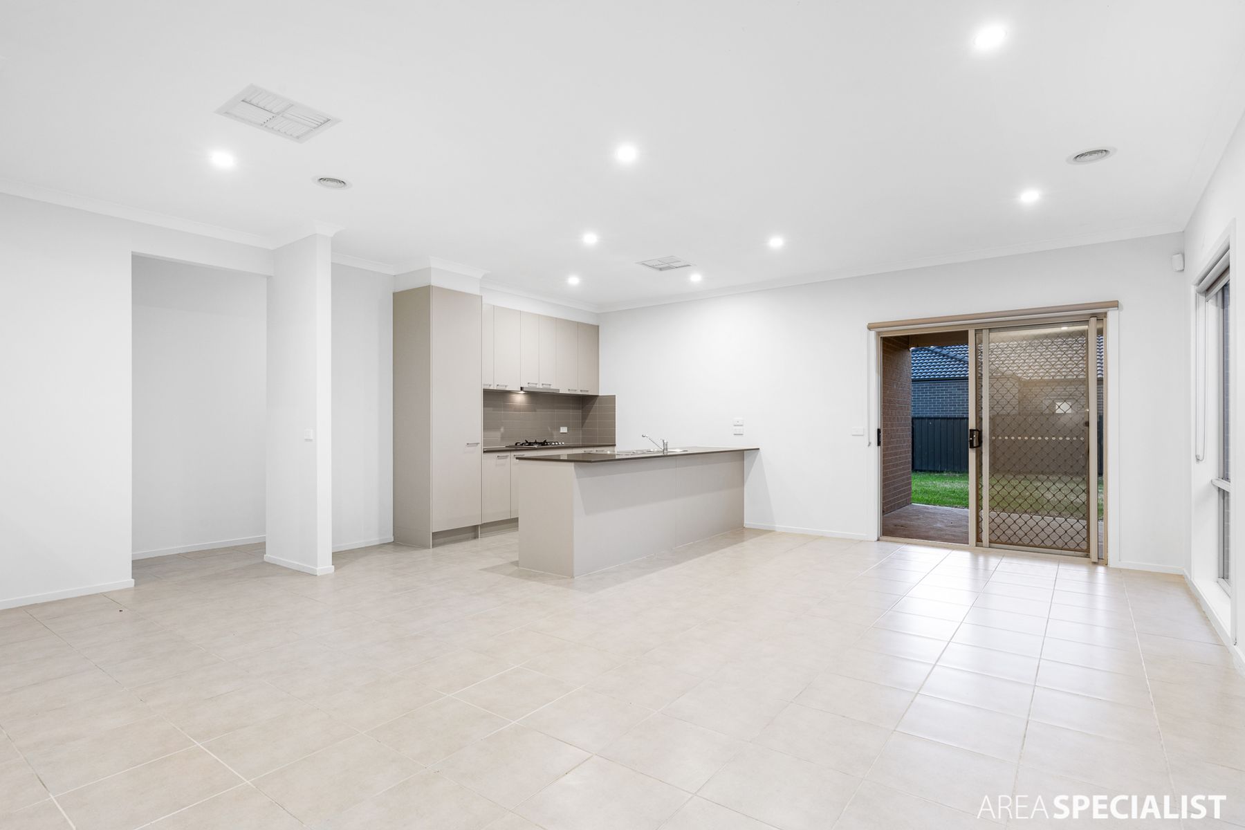 18 Nattai Street, Craigieburn, VIC 3064, Craigieburn - Thumbnail 8