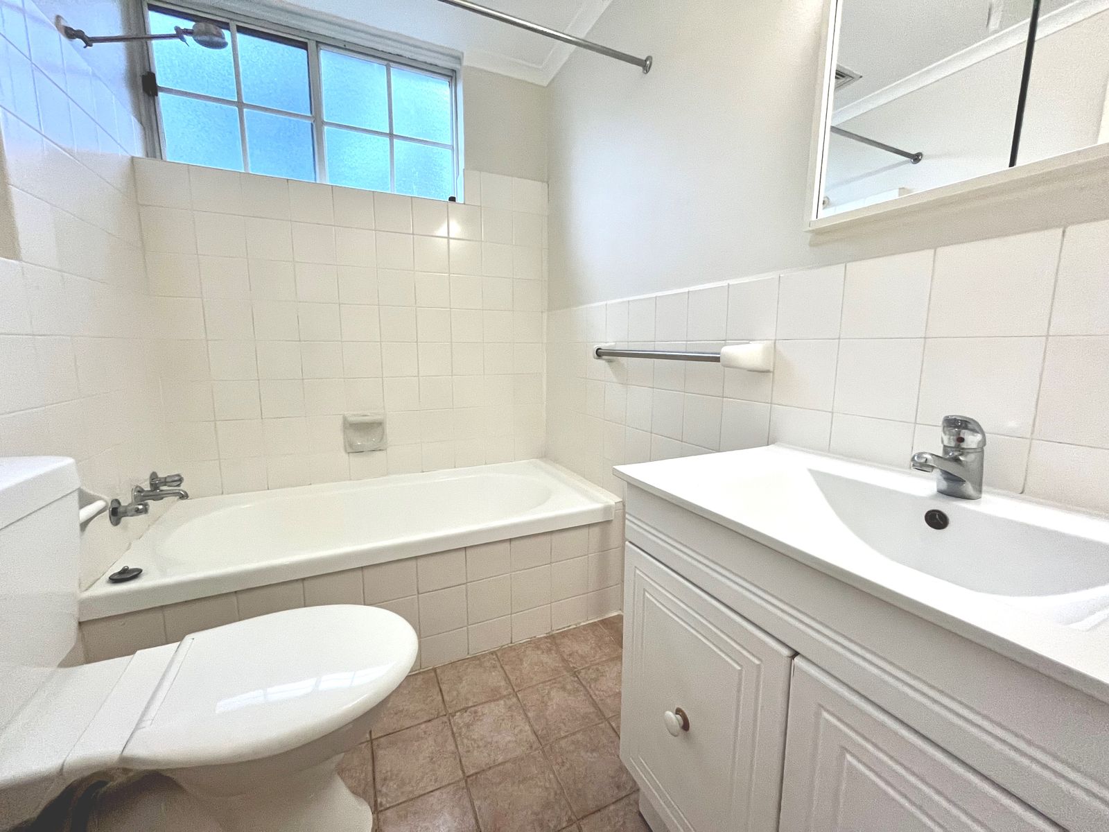 4 36 Khartoum Rd Macq Park Bathroom