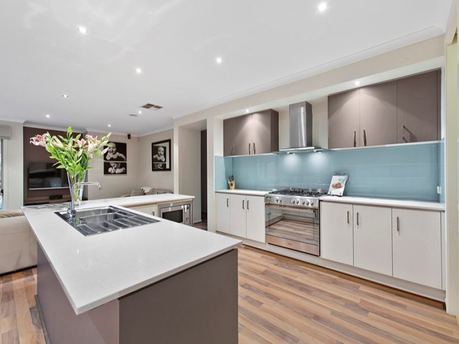 38 Coorong Circle, Waterways, VIC 3195, Waterways - Thumbnail 2