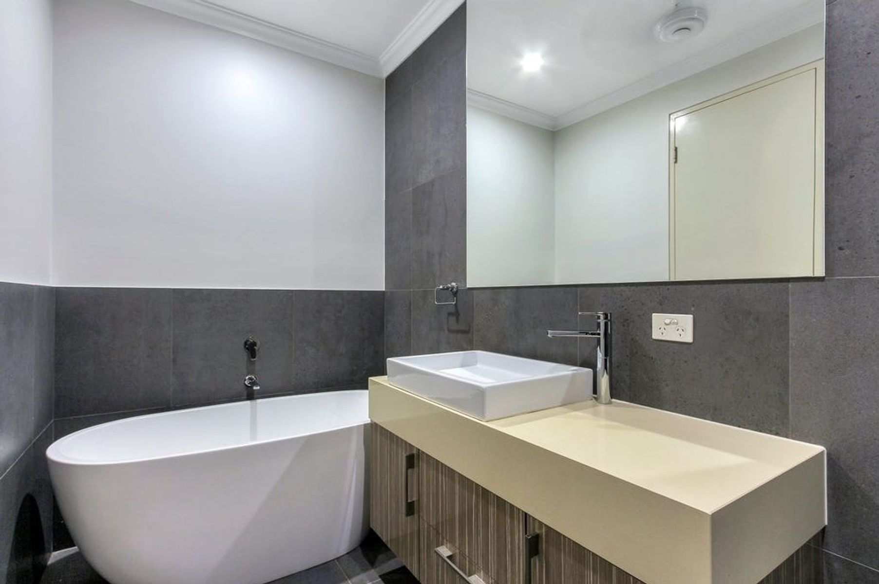 2/16 Philip Street, Fannie Bay NT 0820, Fannie Bay - Thumbnail 8