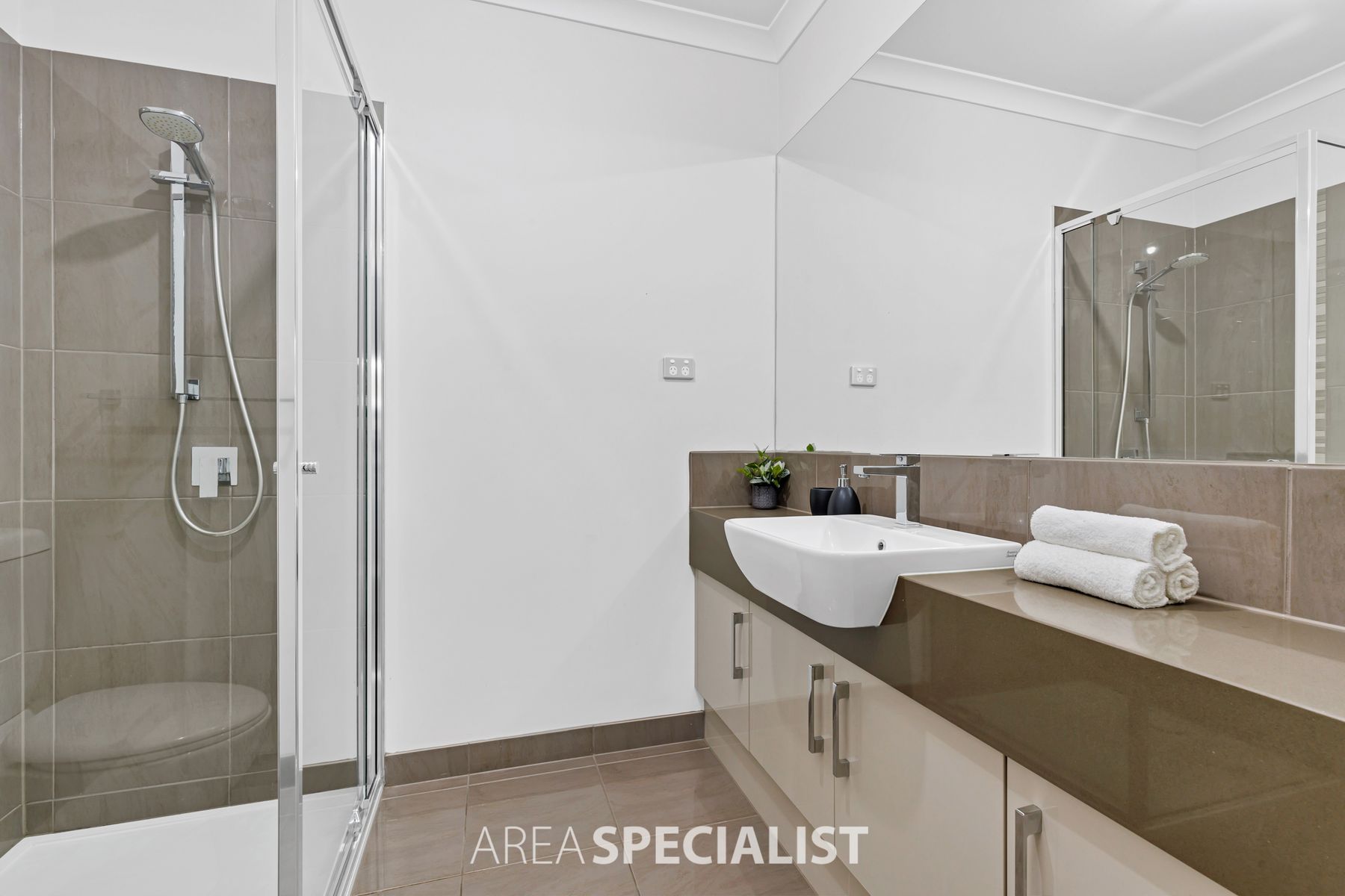 2/9 Kennedy Court, Cranbourne North, VIC 3977, Cranbourne North - Thumbnail 6