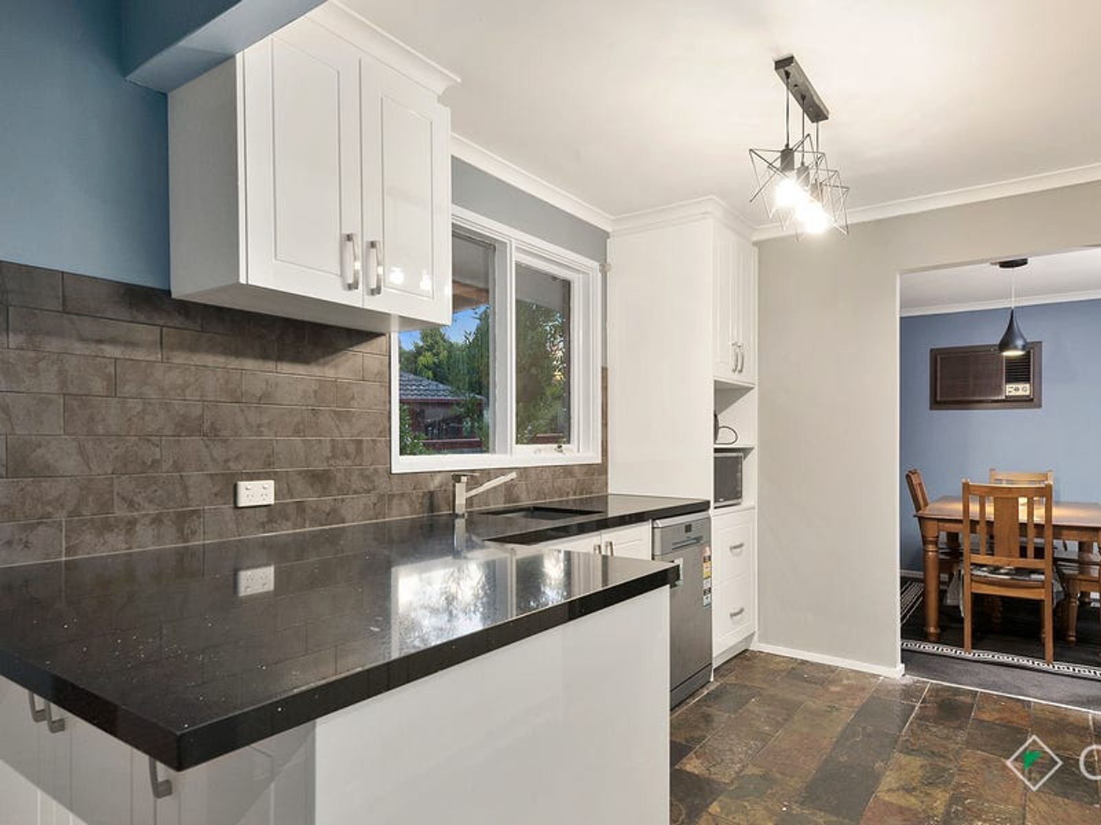 56 William Perry Close, Endeavour Hills, VIC 3802, Endeavour Hills - Thumbnail 2