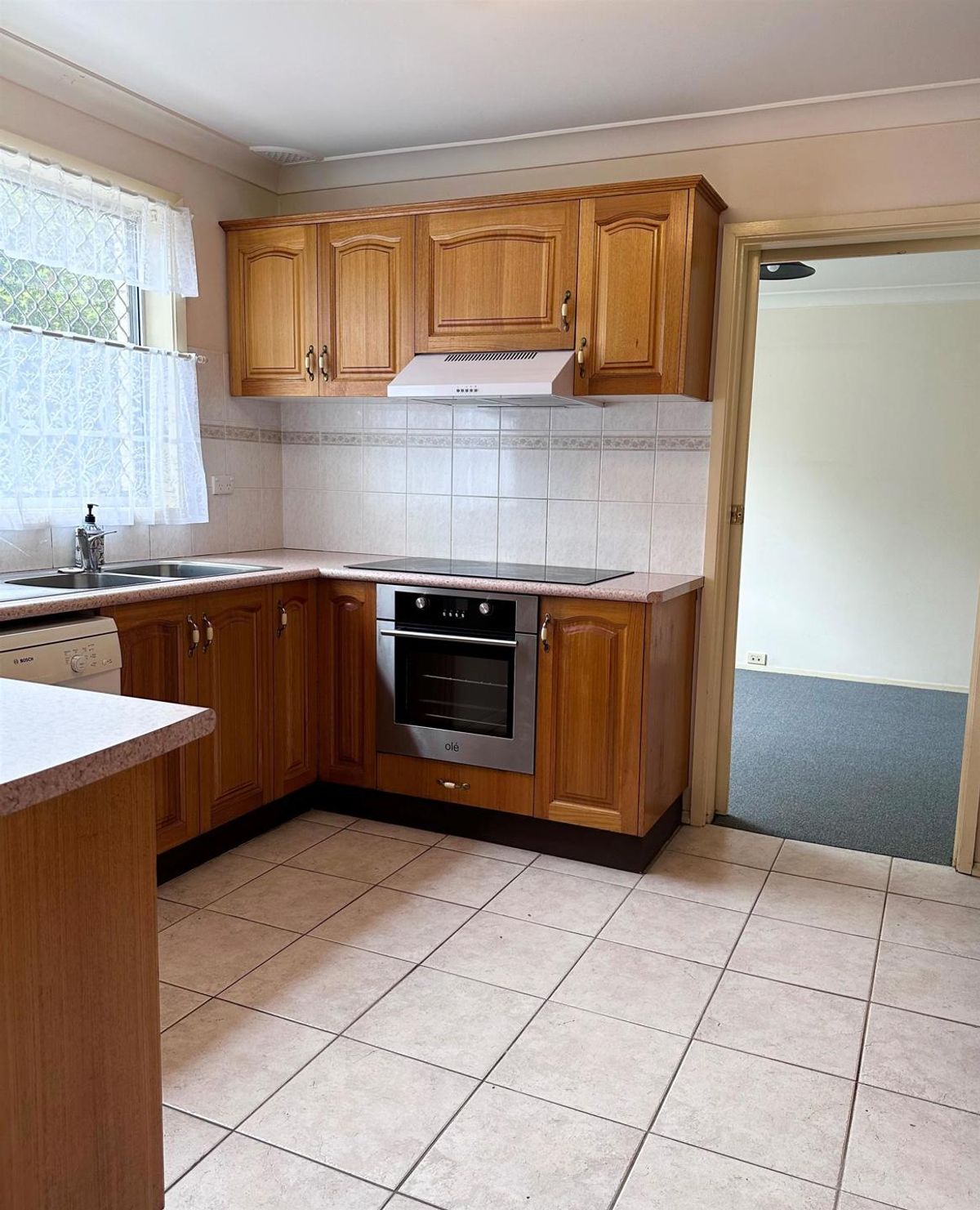 10 Hakea Place, Baulkham Hills NSW 2153, Baulkham Hills - Thumbnail 2
