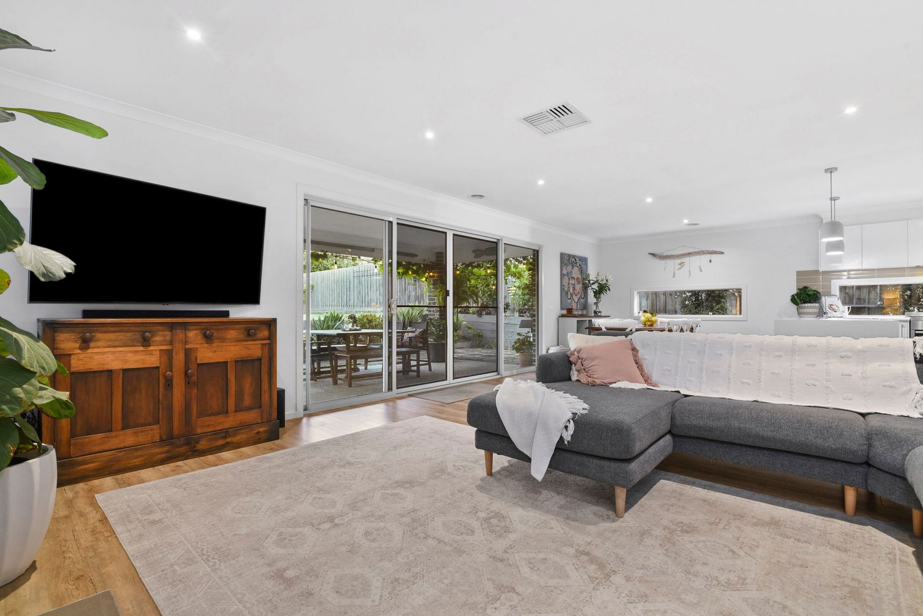 10 Ash Grove South, Langwarrin, VIC 3910, Langwarrin - Thumbnail 5