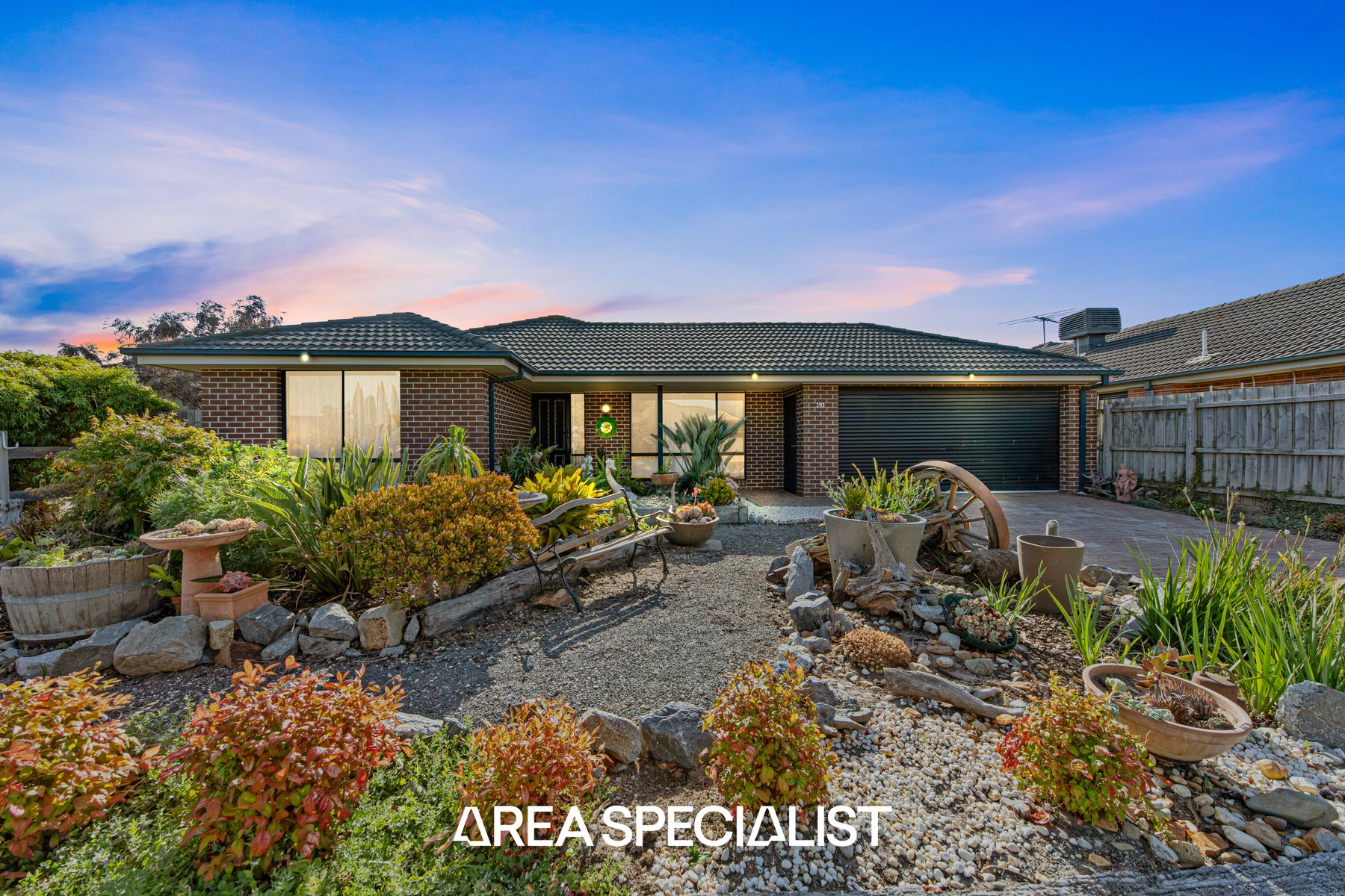 20 Camelia Way, Pakenham, VIC 3810, Pakenham - Thumbnail 2