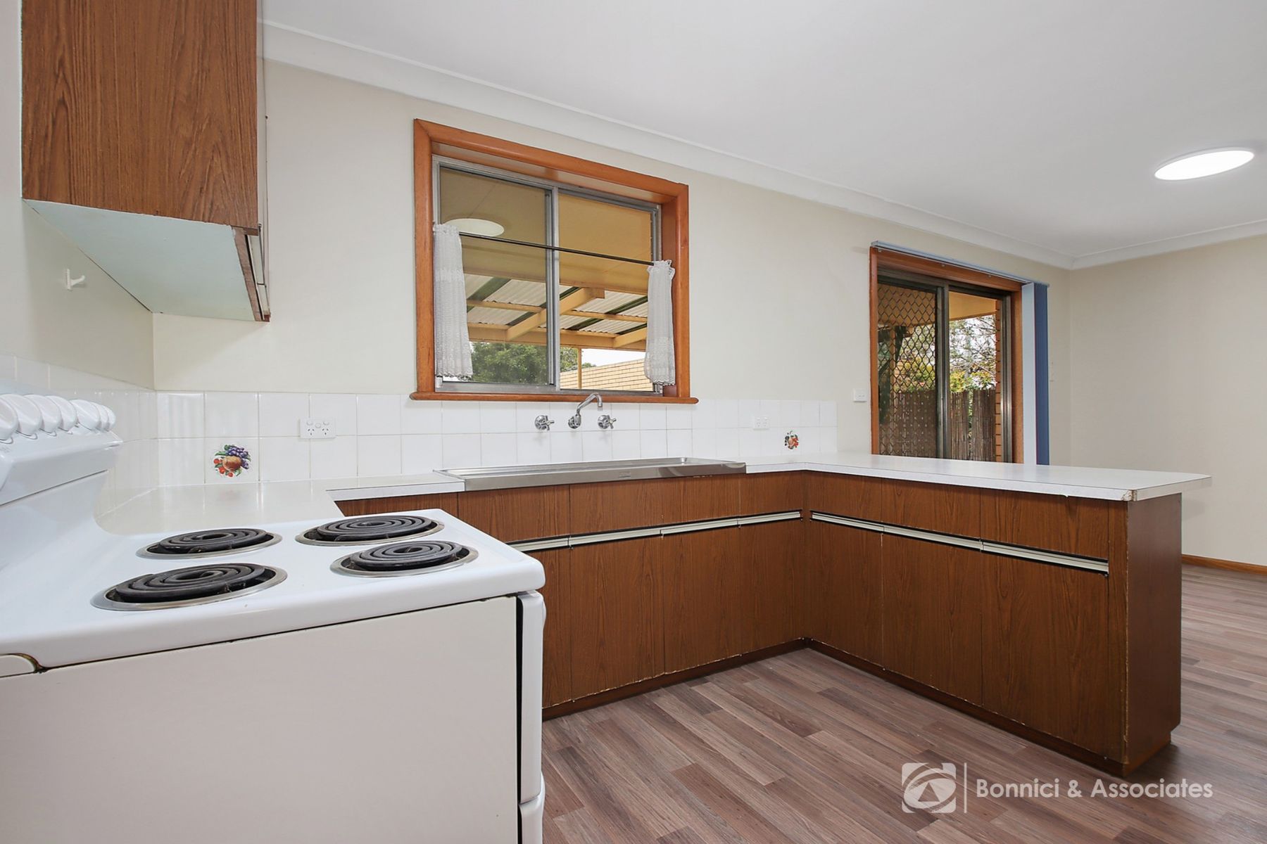 484 McKenzie Street, Lavington NSW 2641, Lavington - Thumbnail 2
