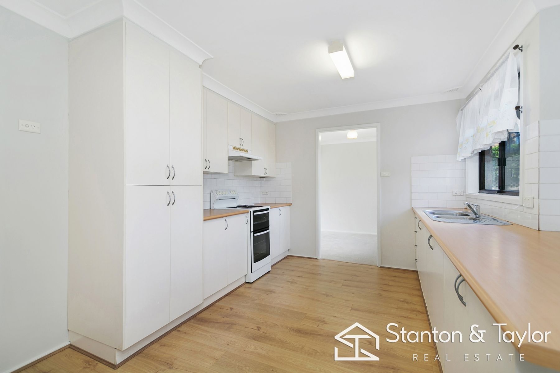 6 PARKLANDS AVENUE, Leonay - Thumbnail 5