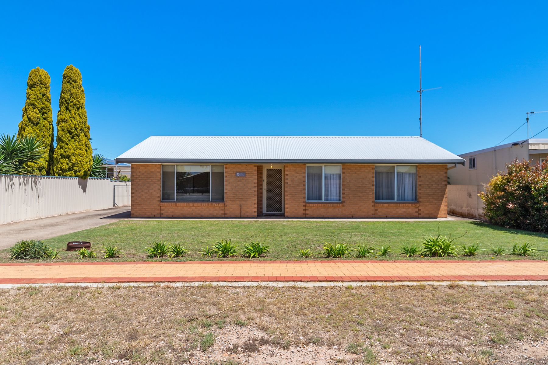 13 Clayton Drive, North Beach - Image 1