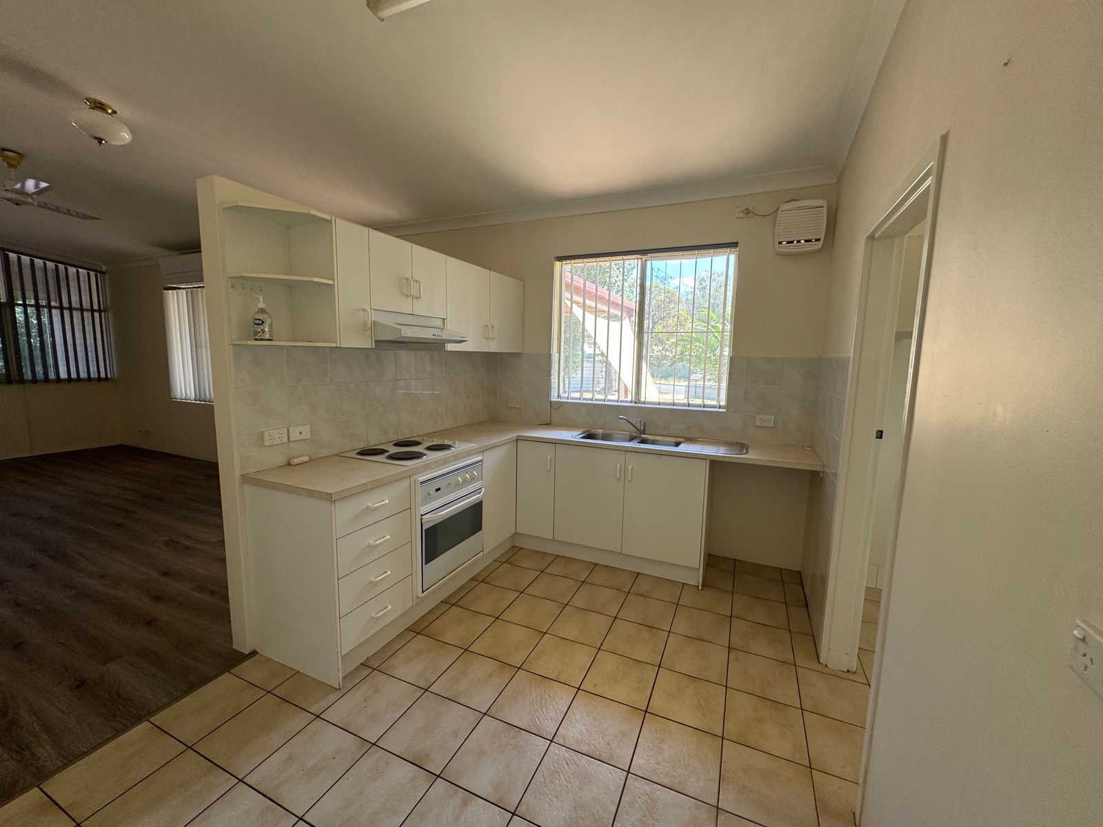 1/10 Clarke Street, Araluen NT 0870, Araluen - Thumbnail 3
