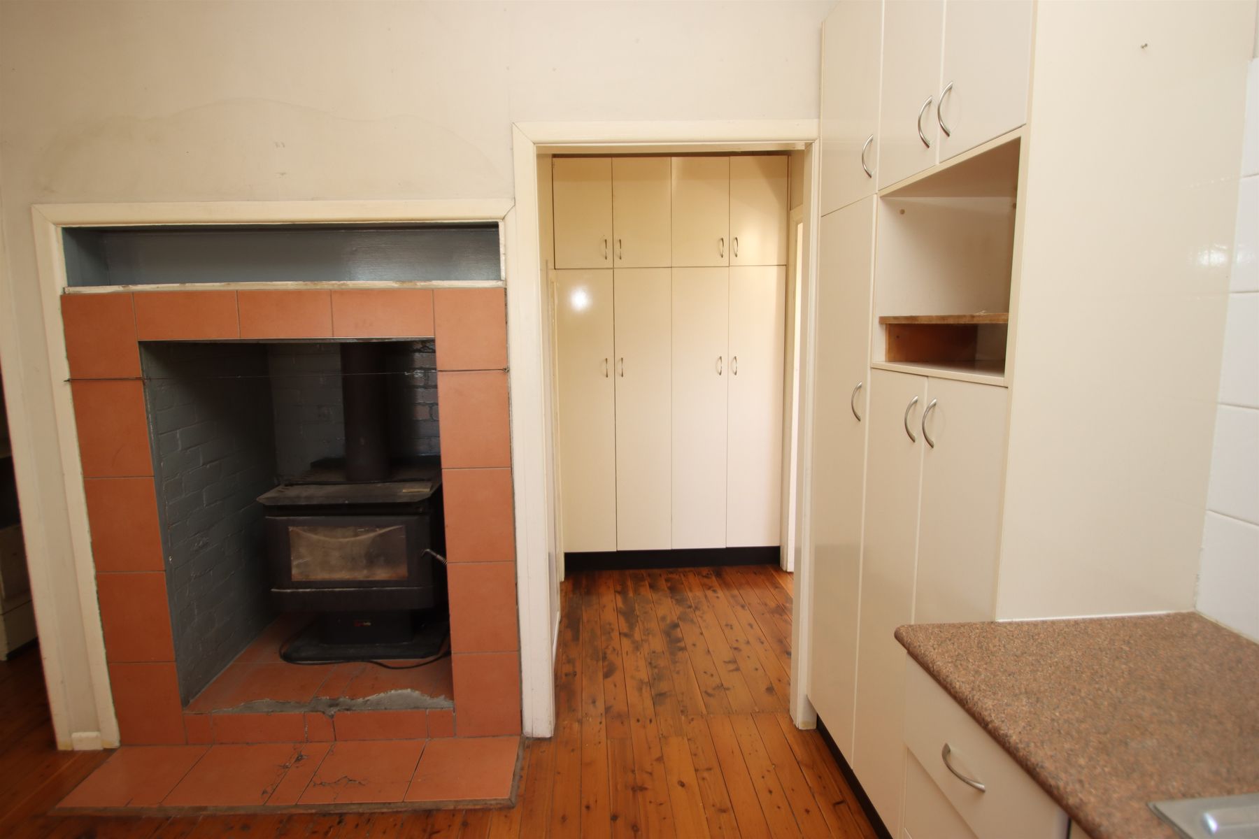 180 Cowper Street, Tenterfield NSW 2372, Tenterfield - Thumbnail 8