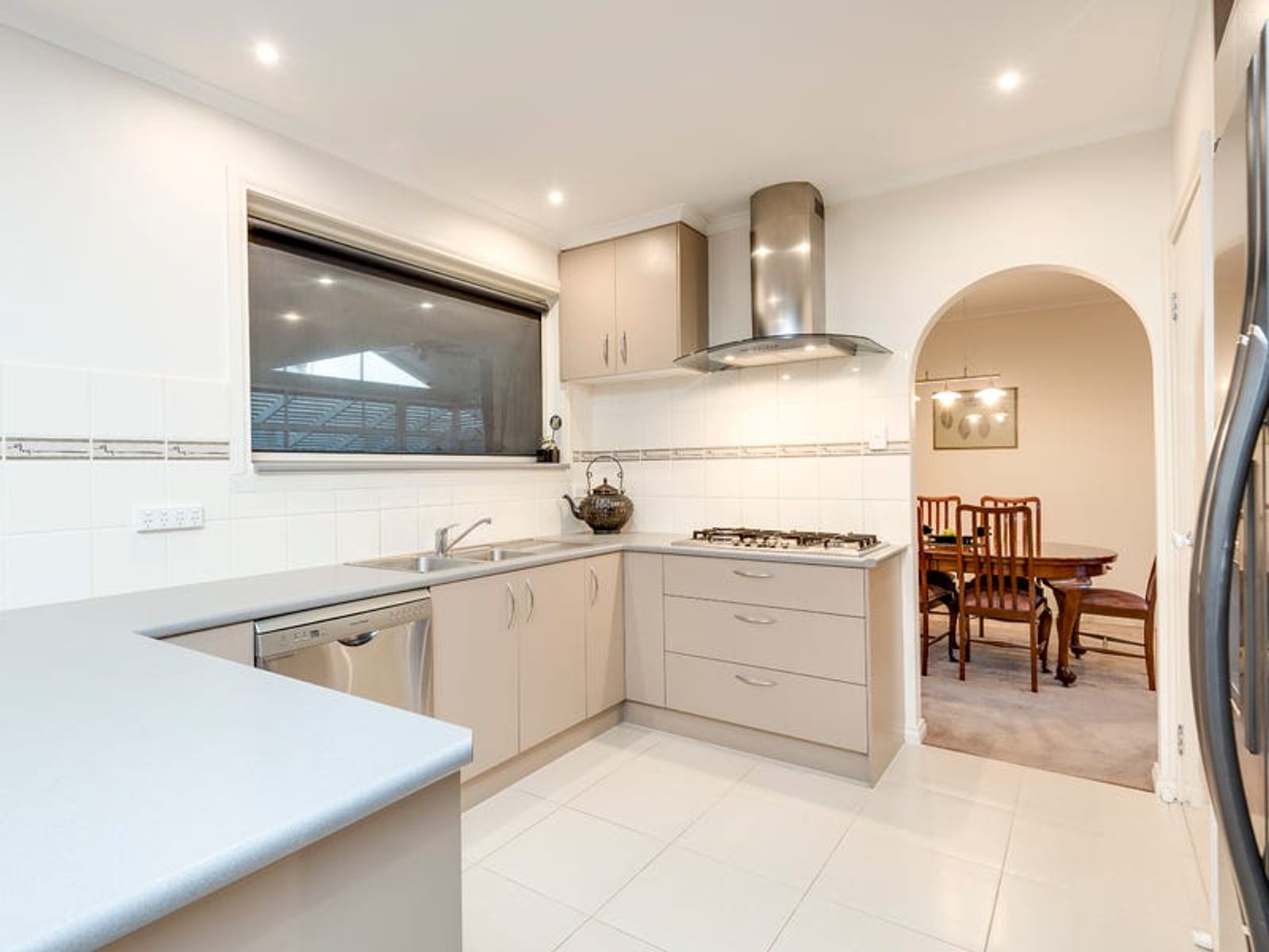 5 Showjump Crescent, Endeavour Hills, VIC 3802, Endeavour Hills - Thumbnail 2