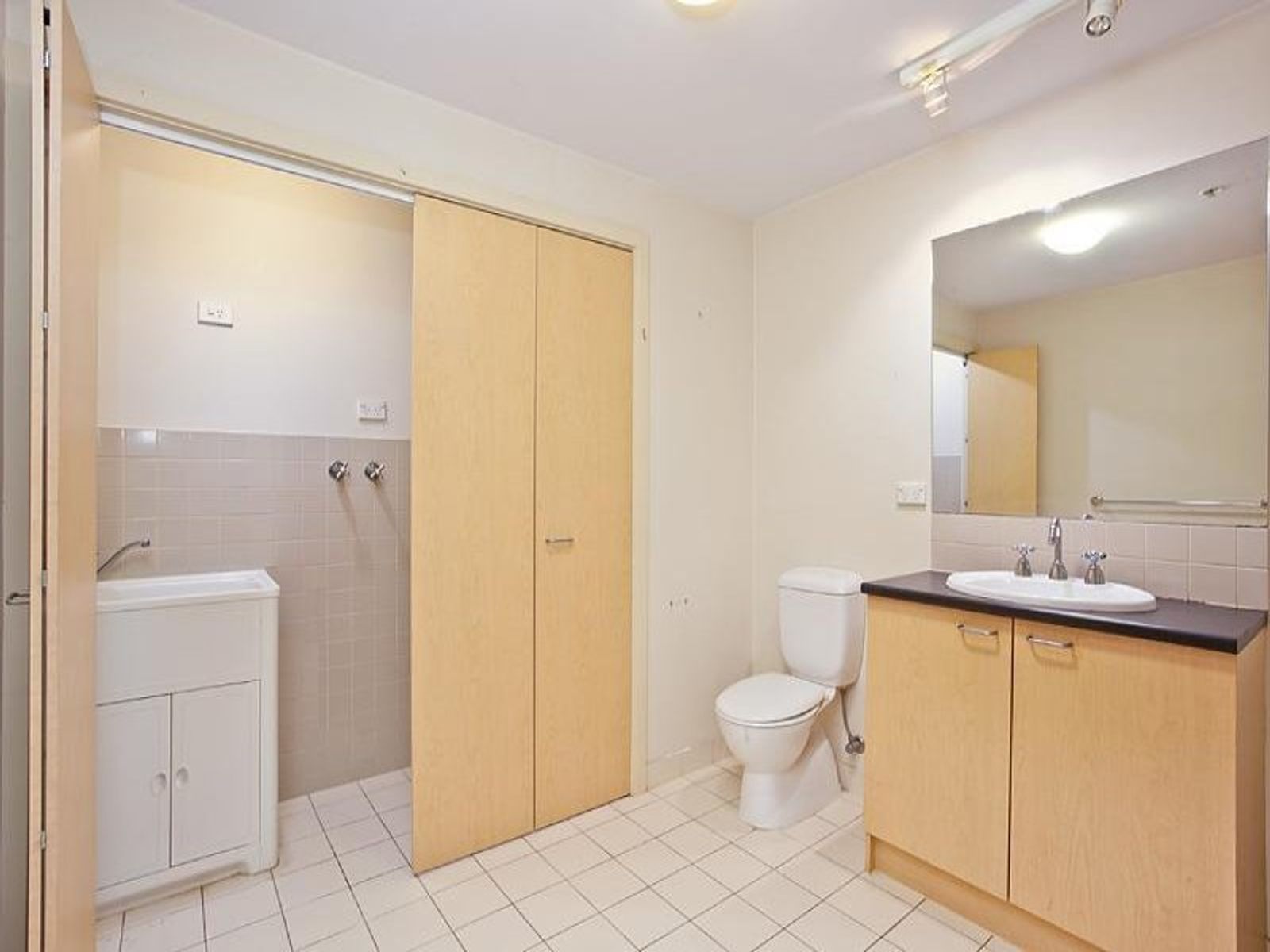 4/1 Gatehouse Drive, Kensington - Thumbnail 7