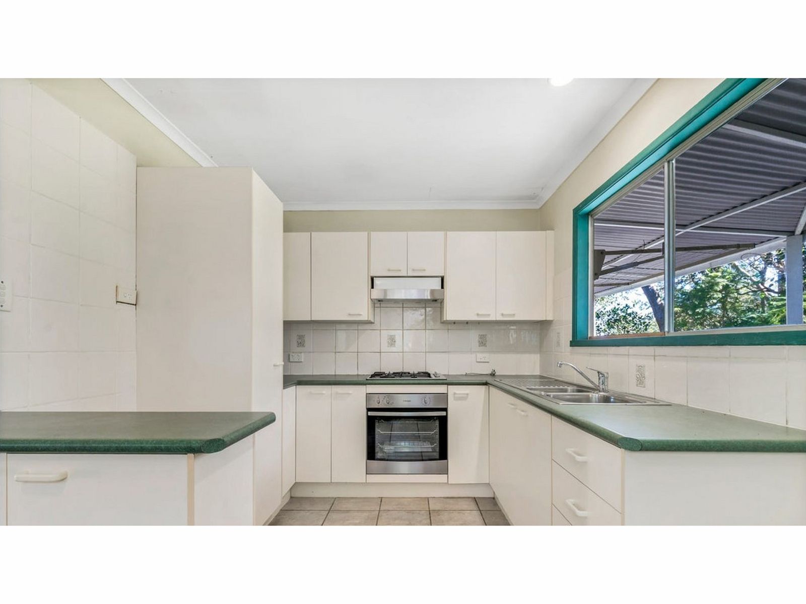 3 Fawkner Street, Chapel Hill QLD 4069, Chapel Hill - Thumbnail 5