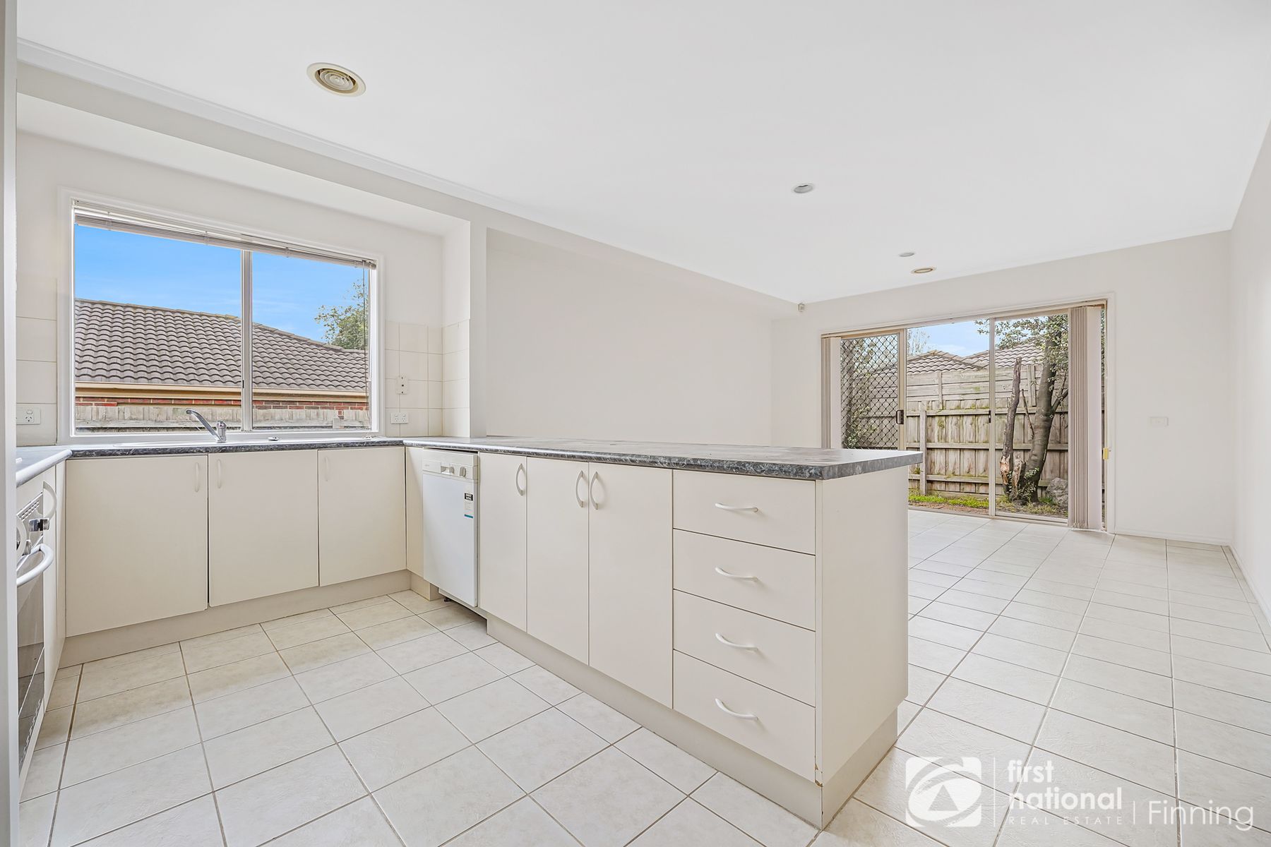 14 Augustus Drive, Berwick VIC 3806, Berwick - Thumbnail 5