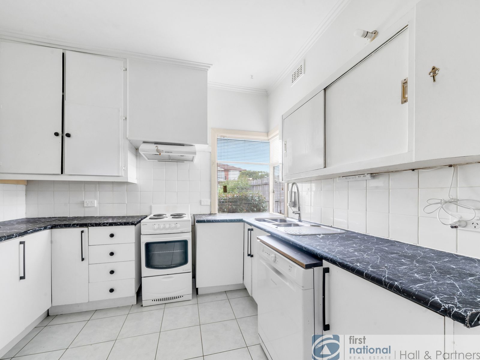 76 Herbert Street, Dandenong VIC 3175, Dandenong - Thumbnail 4